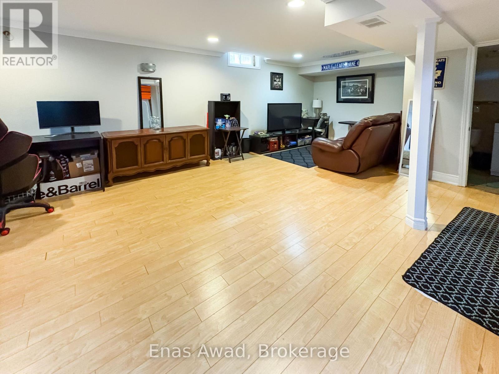 3072 Patrick Crescent, Mississauga, Ontario  L5N 3G5 - Photo 15 - W12423249