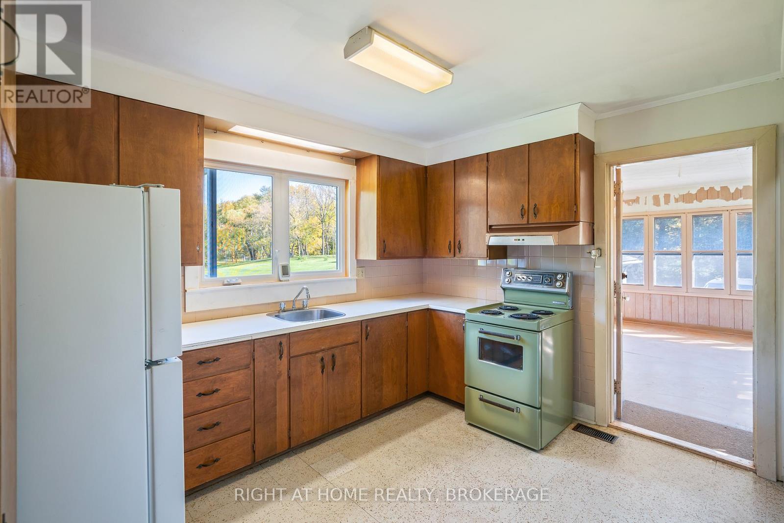 1353 Mcnab Road, Niagara-On-The-Lake, Ontario  L0S 1J0 - Photo 21 - X12423419