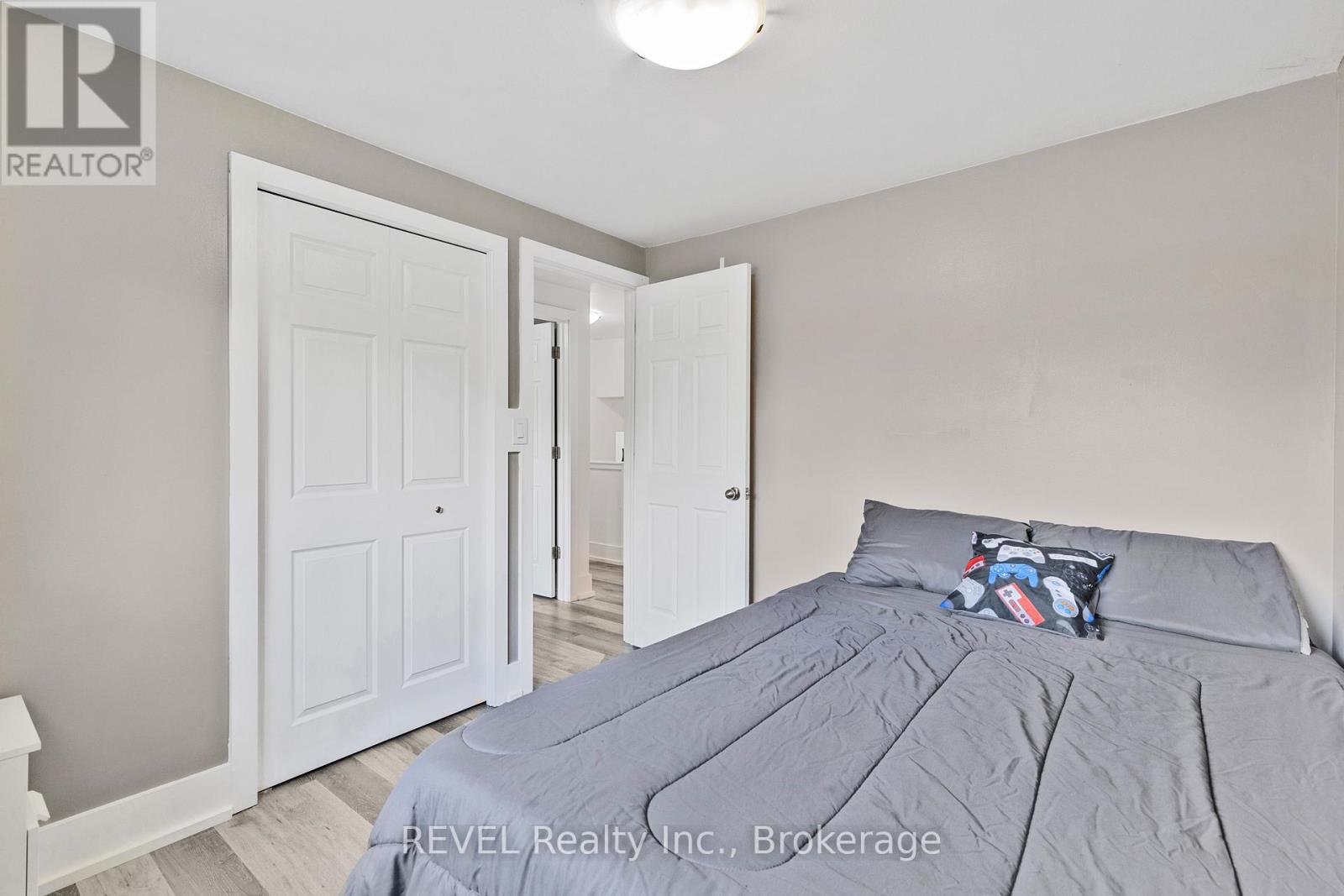 16 Roxborough Court, St. Catharines, Ontario  L2M 6E3 - Photo 16 - X12425175