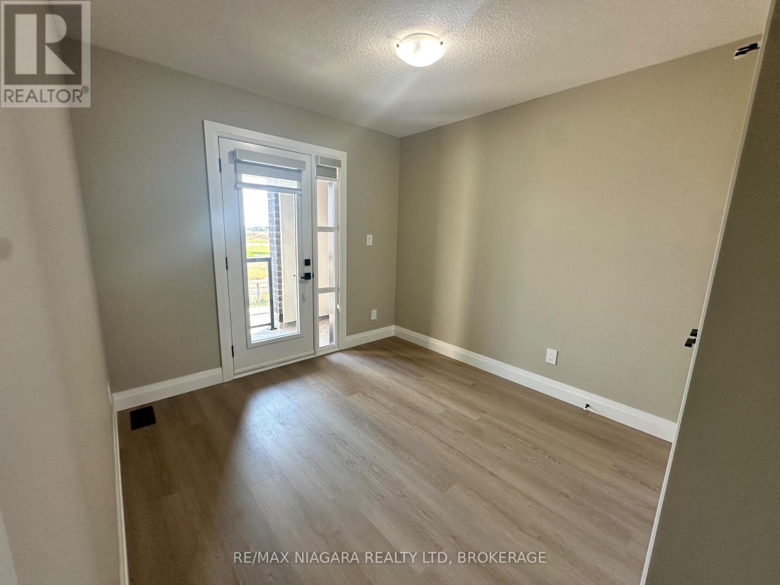 Unit 4 - 17 Keystone Trail, Welland, Ontario  L3B 0N8 - Photo 12 - X12425260