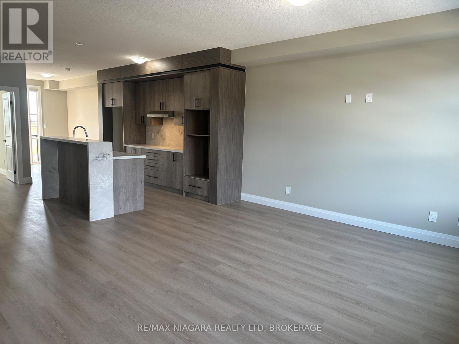 Unit 4 - 17 Keystone Trail, Welland, Ontario  L3B 0N8 - Photo 5 - X12425260