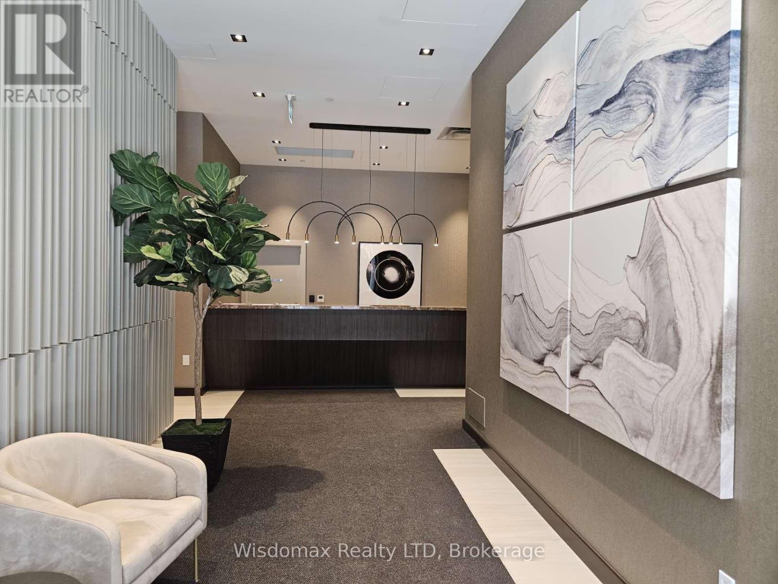 717 - 60 Honeycrisp Crescent, Vaughan, Ontario  L4K 5Z8 - Photo 4 - N12425307