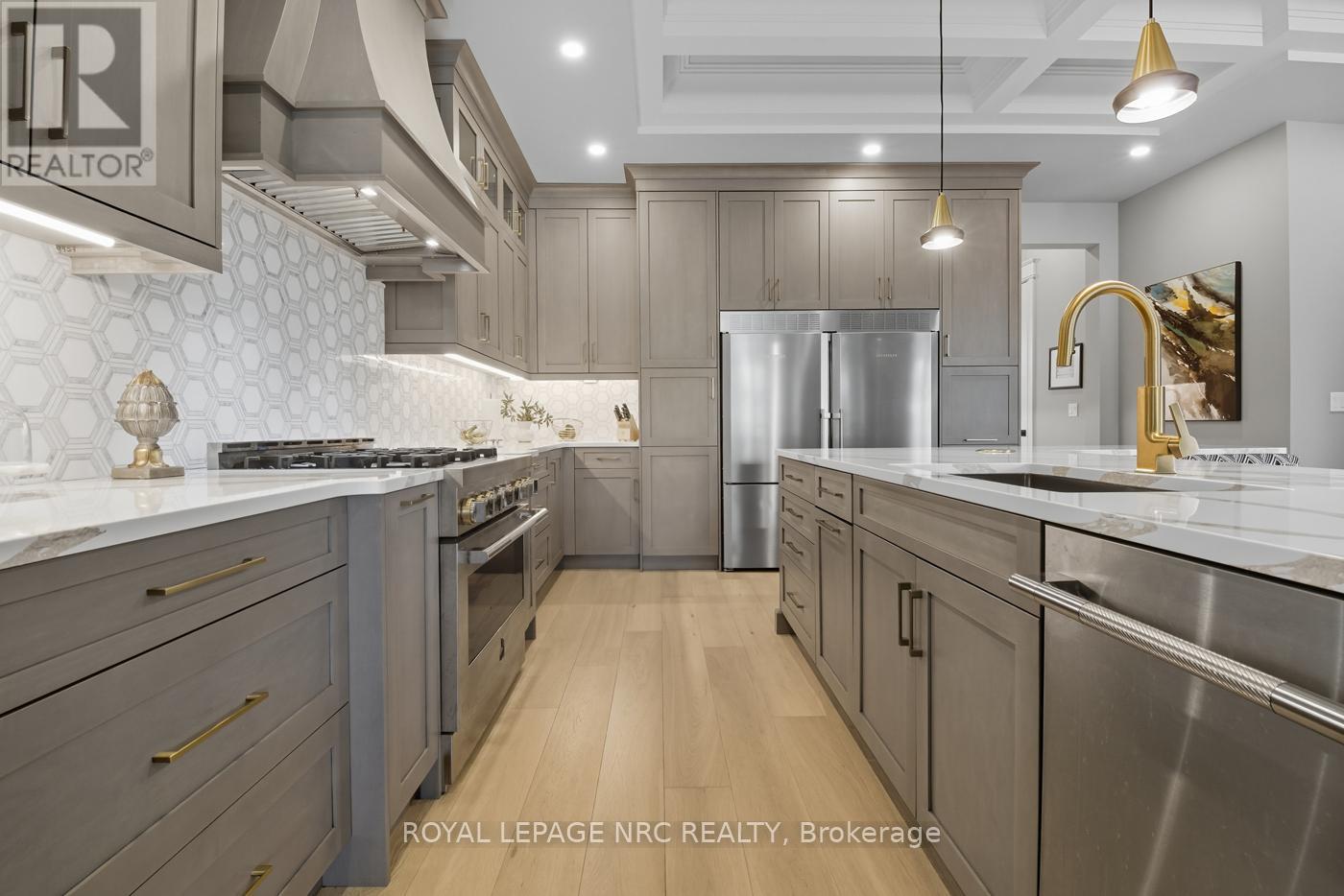 26 Sandalwood Crescent, Niagara-On-The-Lake, Ontario  L0S 1P0 - Photo 14 - X12425309