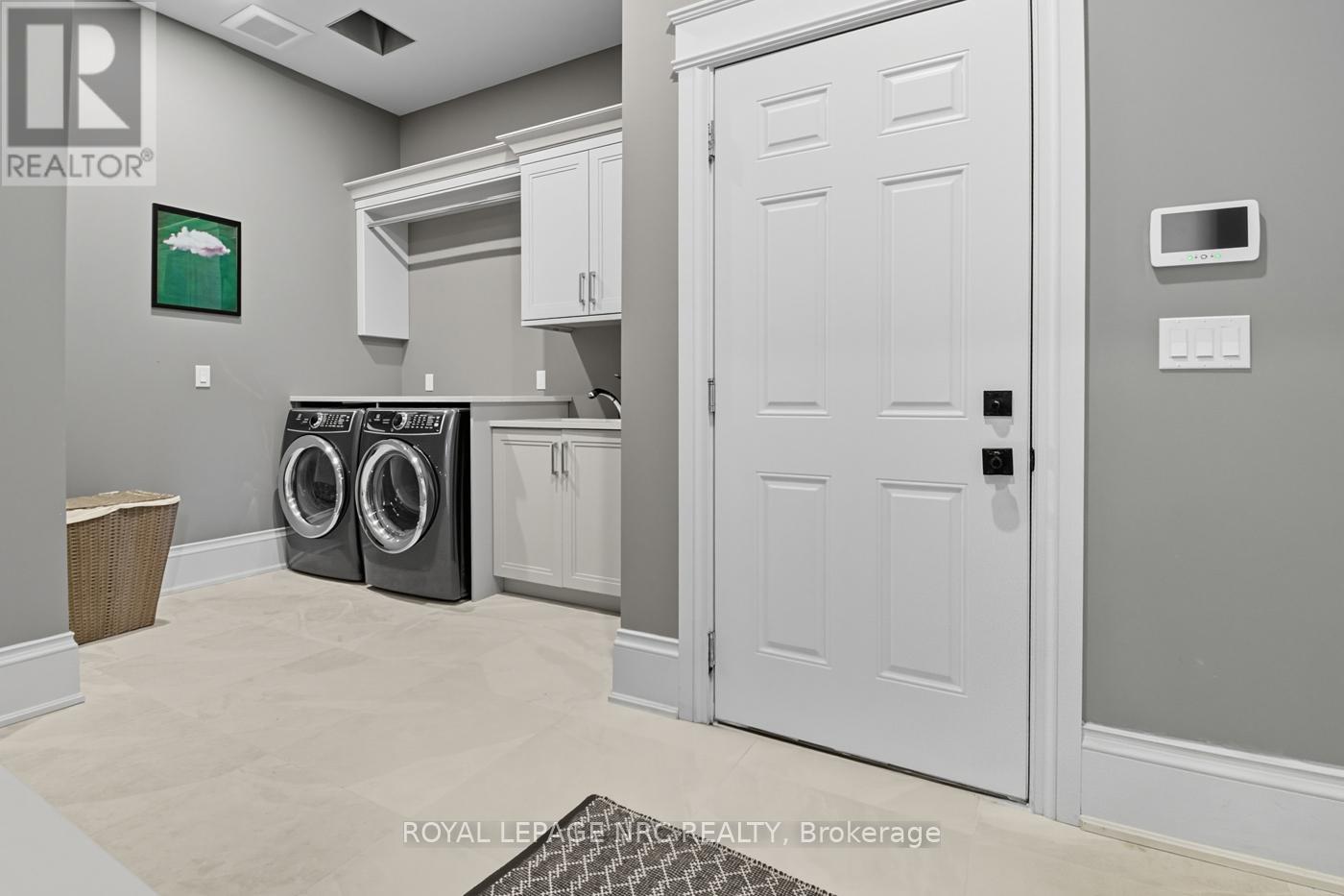 26 Sandalwood Crescent, Niagara-On-The-Lake, Ontario  L0S 1P0 - Photo 18 - X12425309