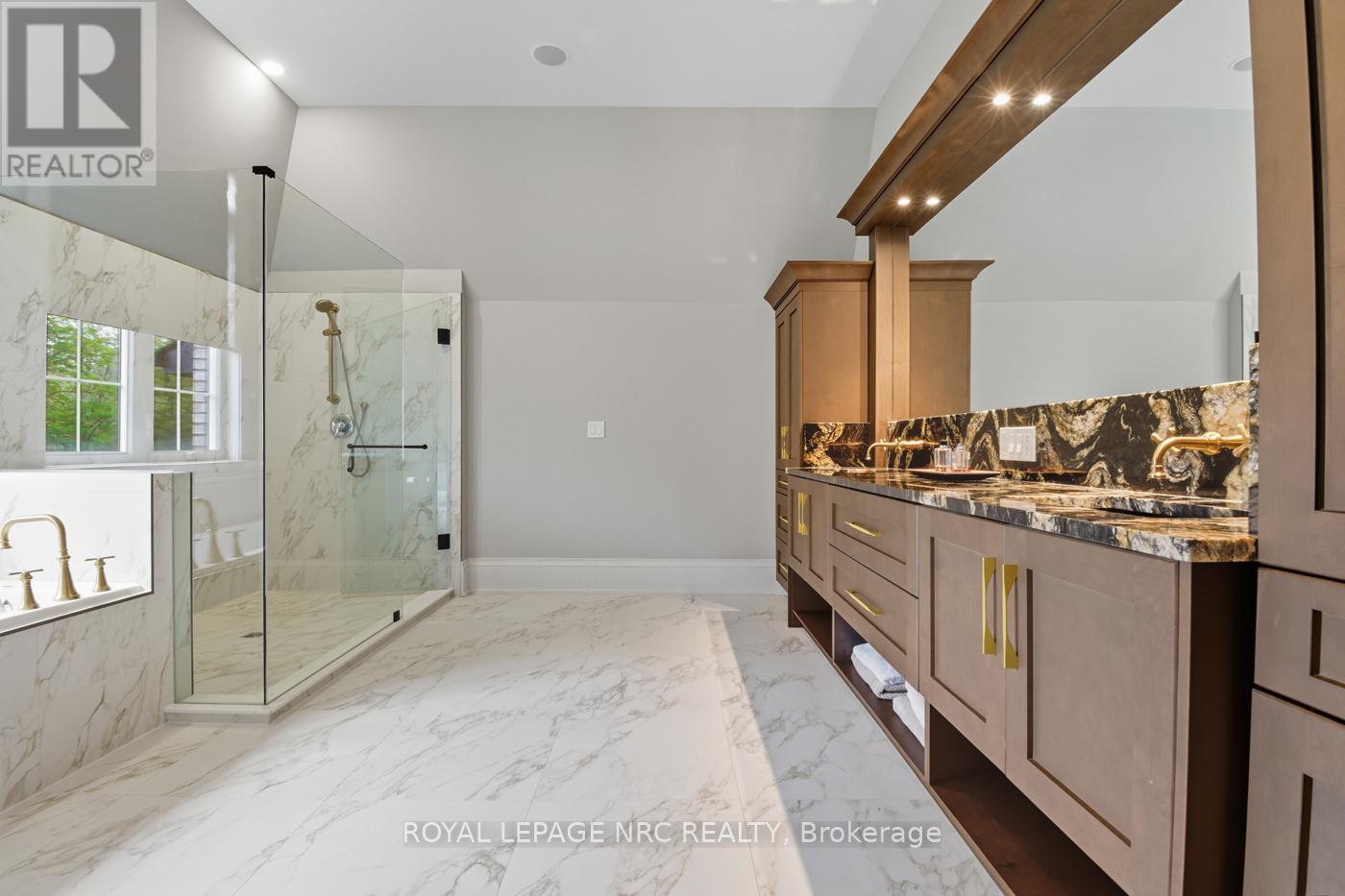 26 Sandalwood Crescent, Niagara-On-The-Lake, Ontario  L0S 1P0 - Photo 23 - X12425309