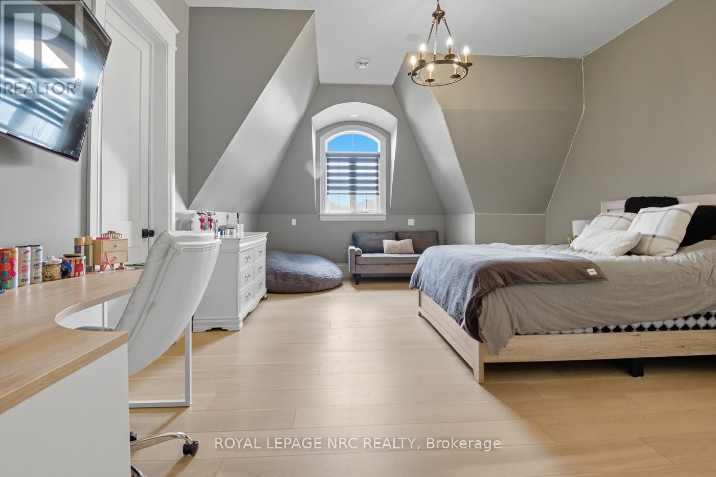 26 Sandalwood Crescent, Niagara-On-The-Lake, Ontario  L0S 1P0 - Photo 27 - X12425309