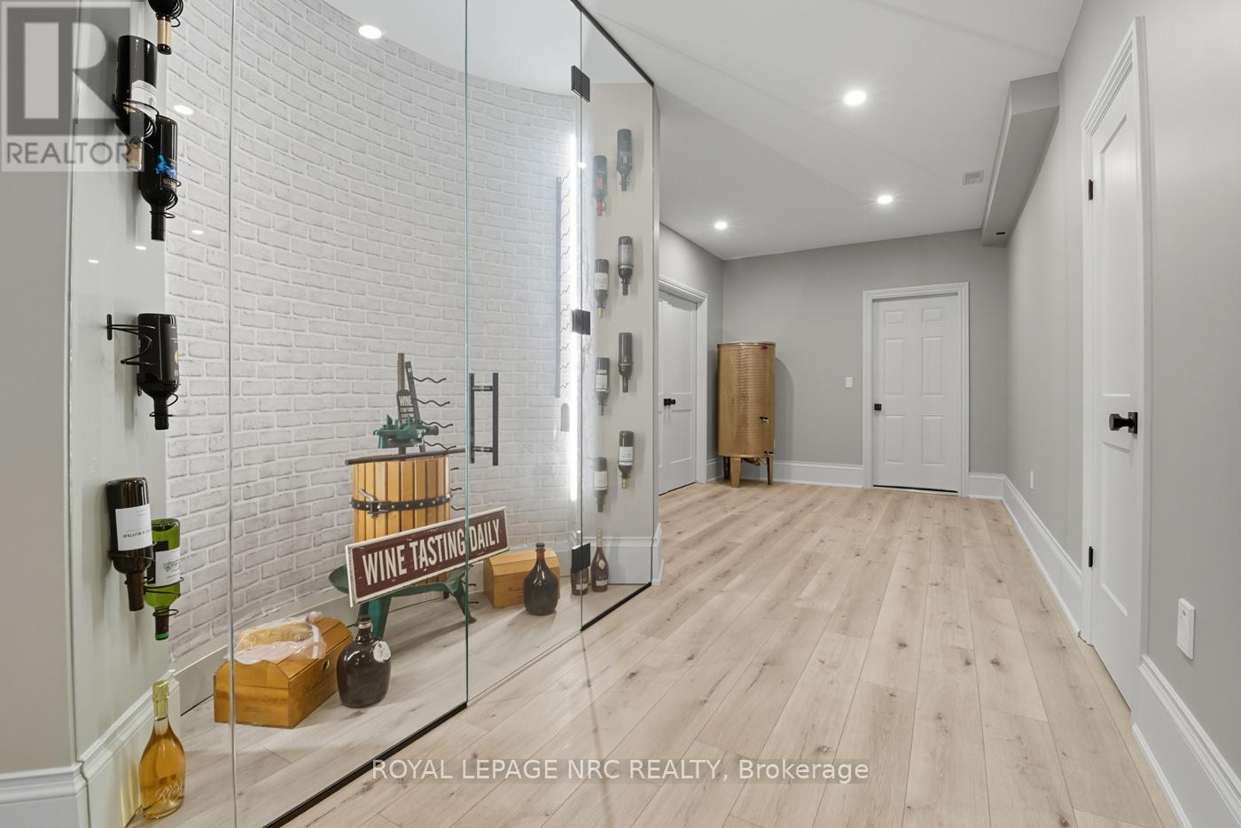 26 Sandalwood Crescent, Niagara-On-The-Lake, Ontario  L0S 1P0 - Photo 33 - X12425309