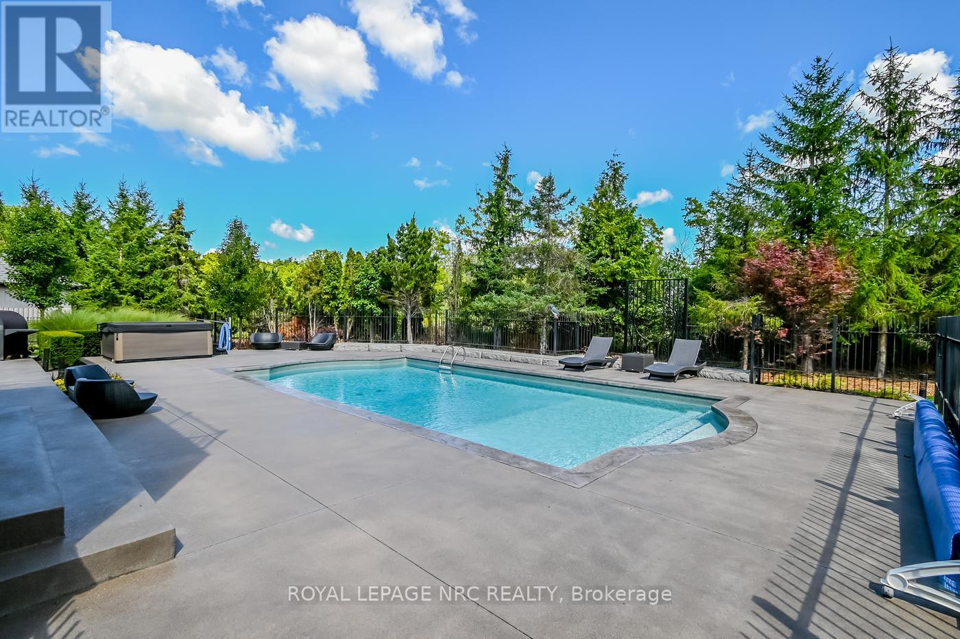 26 Sandalwood Crescent, Niagara-On-The-Lake, Ontario  L0S 1P0 - Photo 41 - X12425309