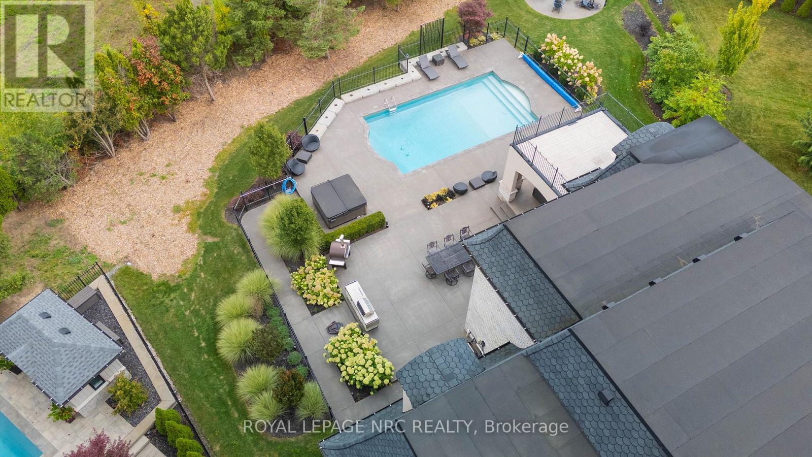 26 Sandalwood Crescent, Niagara-On-The-Lake, Ontario  L0S 1P0 - Photo 45 - X12425309