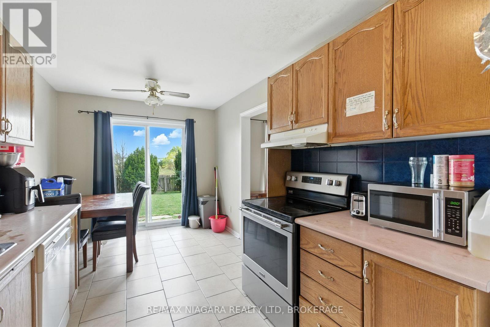 127 Devine Crescent, Thorold, Ontario  L2V 5A5 - Photo 17 - X12425561