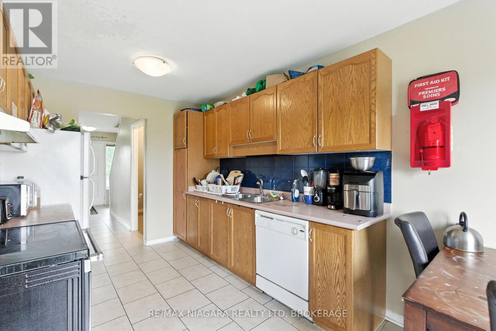 127 Devine Crescent, Thorold, Ontario  L2V 5A5 - Photo 19 - X12425561