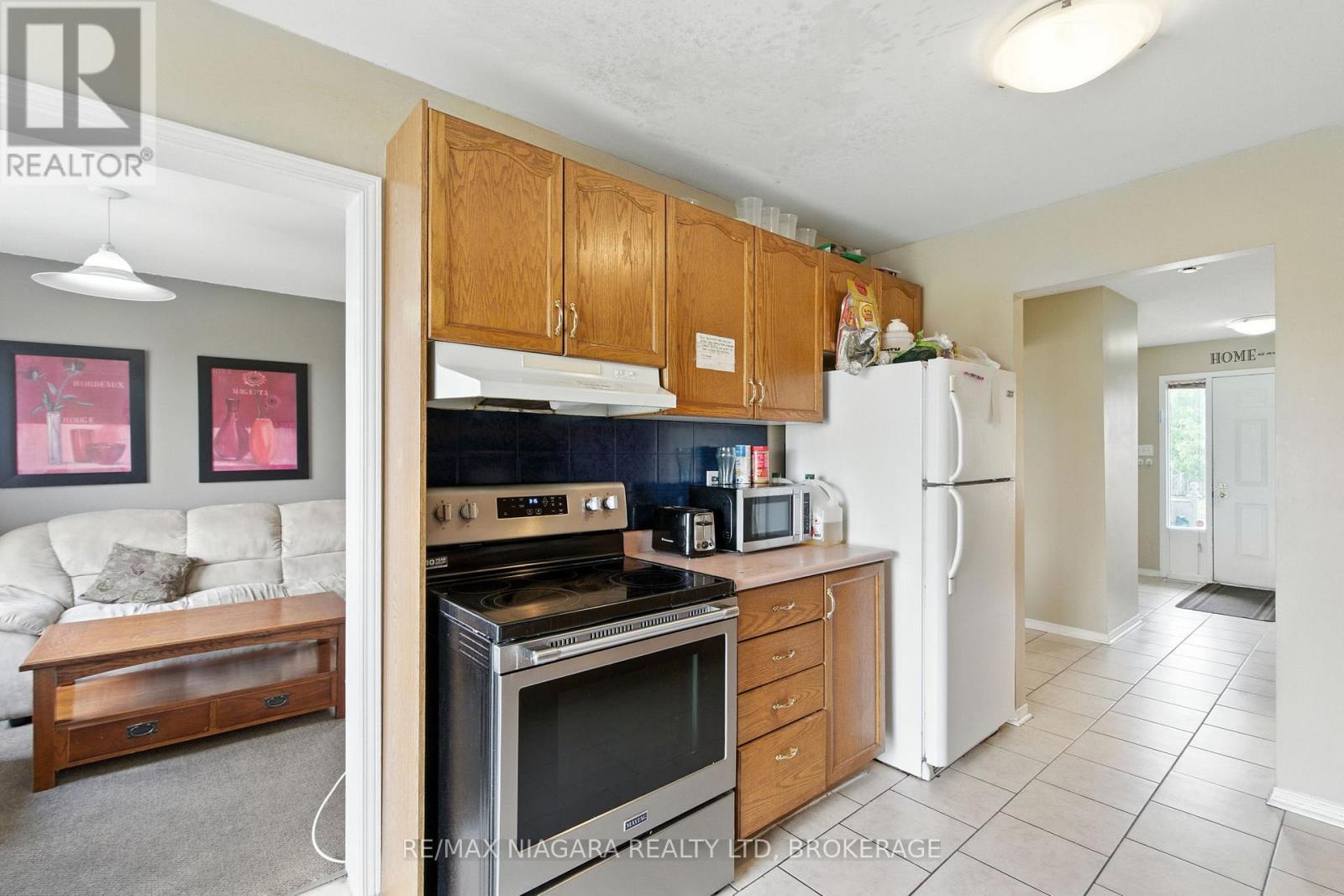 127 Devine Crescent, Thorold, Ontario  L2V 5A5 - Photo 20 - X12425561