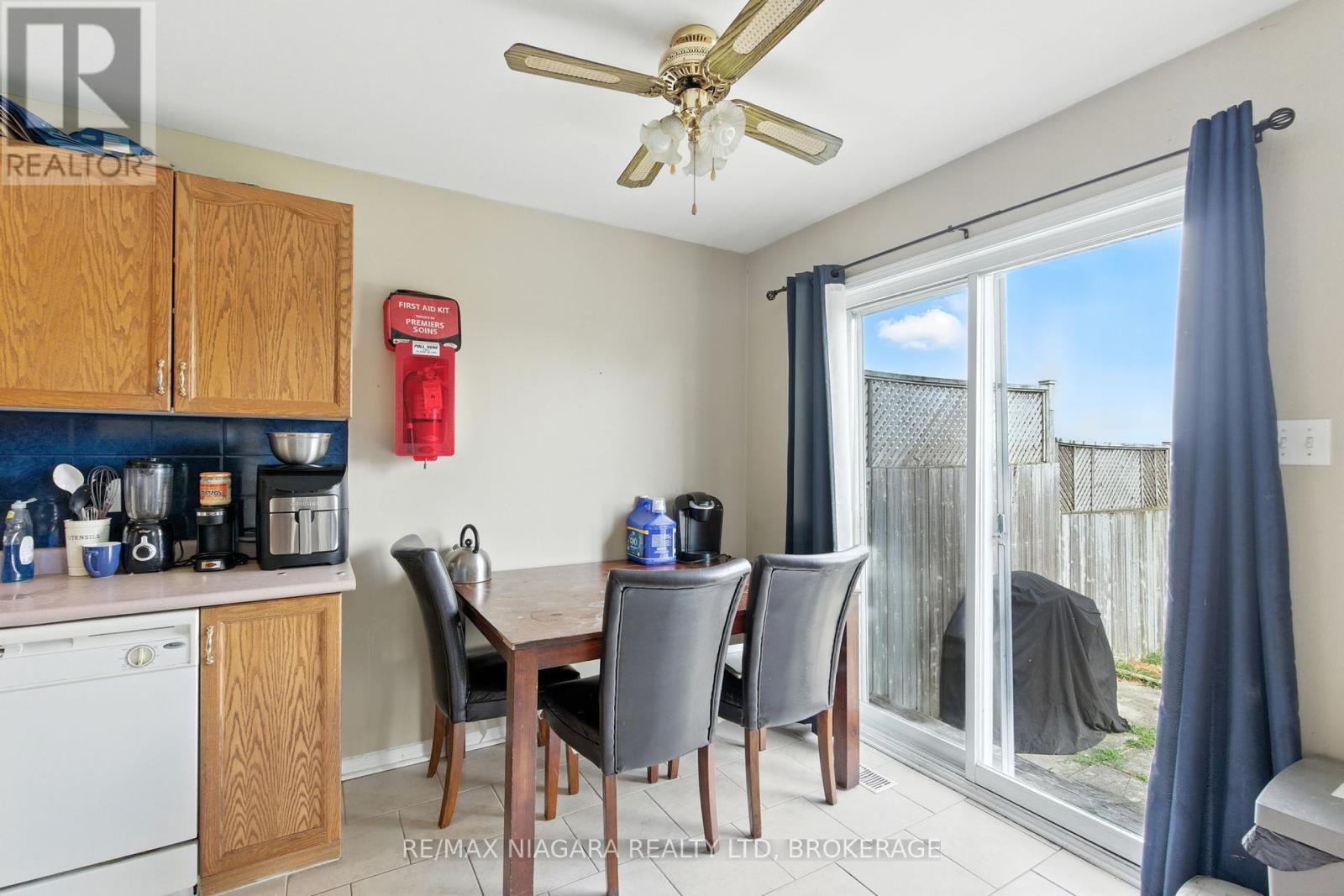 127 Devine Crescent, Thorold, Ontario  L2V 5A5 - Photo 21 - X12425561