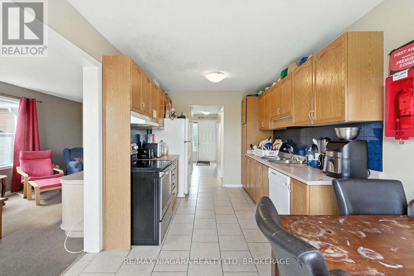 127 Devine Crescent, Thorold, Ontario  L2V 5A5 - Photo 22 - X12425561