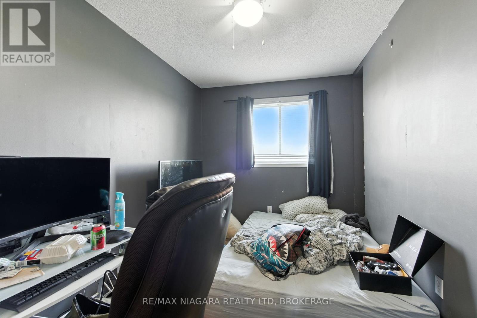 127 Devine Crescent, Thorold, Ontario  L2V 5A5 - Photo 28 - X12425561