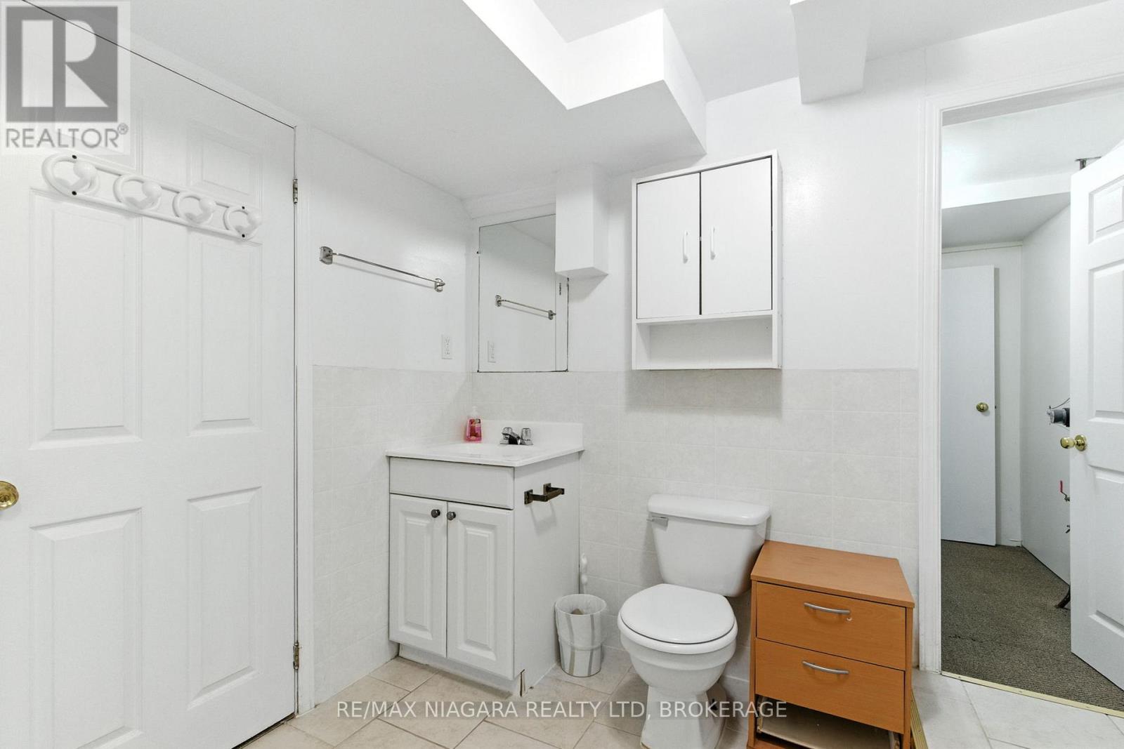 127 Devine Crescent, Thorold, Ontario  L2V 5A5 - Photo 33 - X12425561