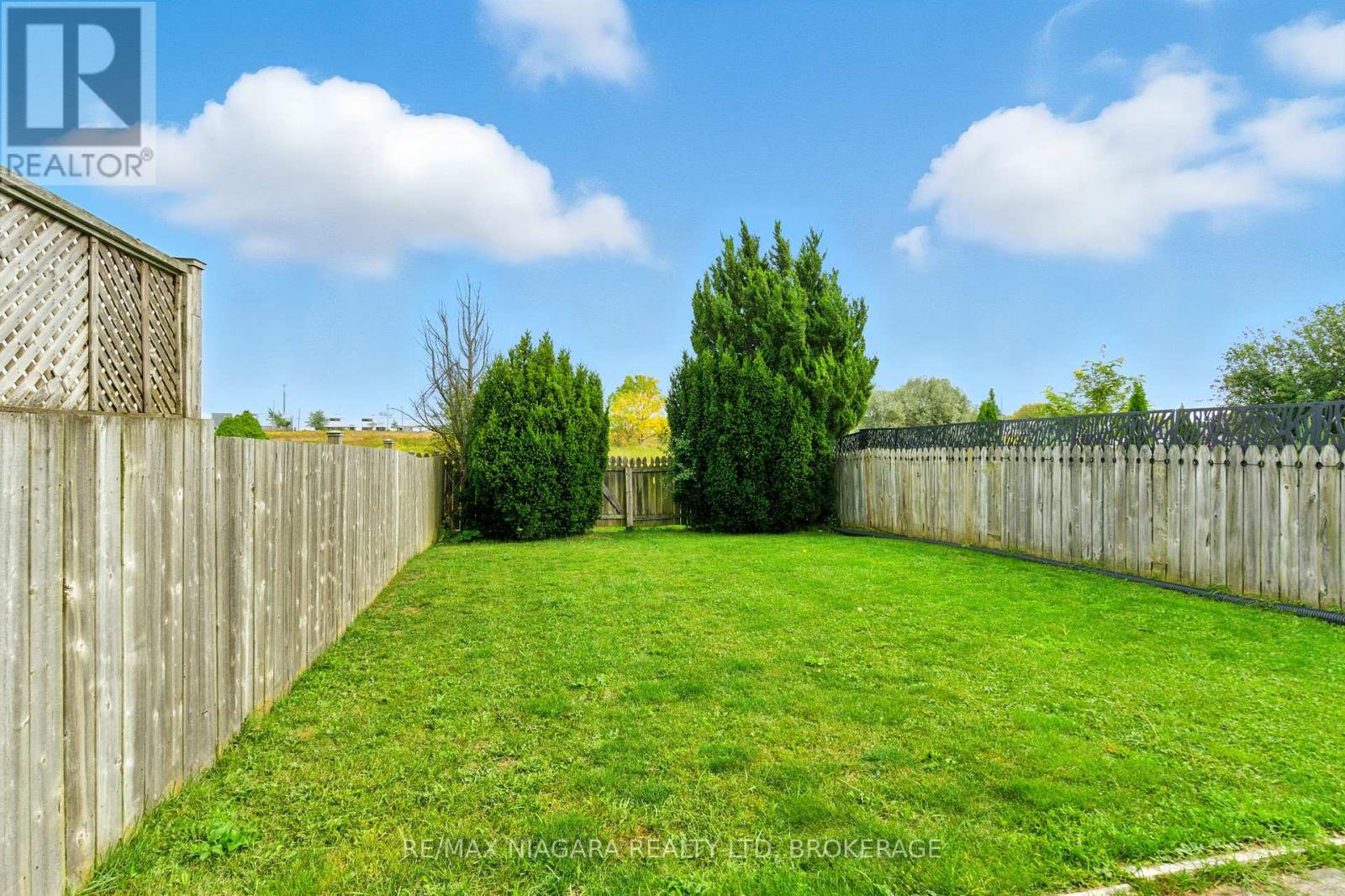 127 Devine Crescent, Thorold, Ontario  L2V 5A5 - Photo 36 - X12425561