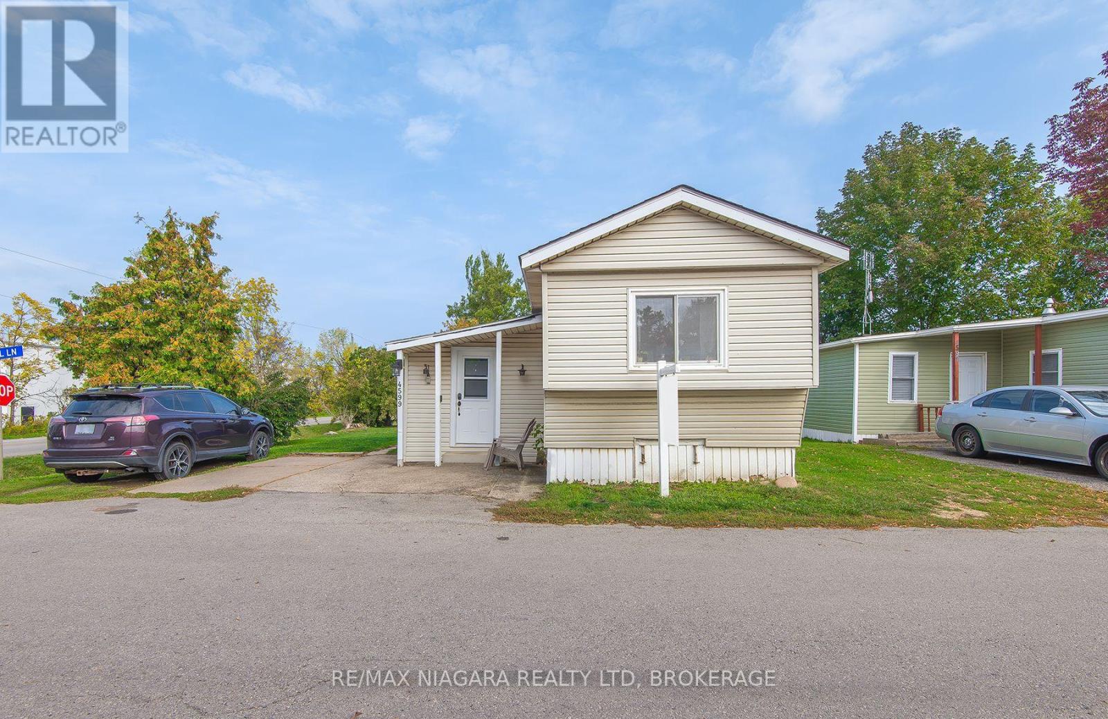 4599 Abigail Lane, Lincoln, Ontario  L3J 0W1 - Photo 2 - X12425918