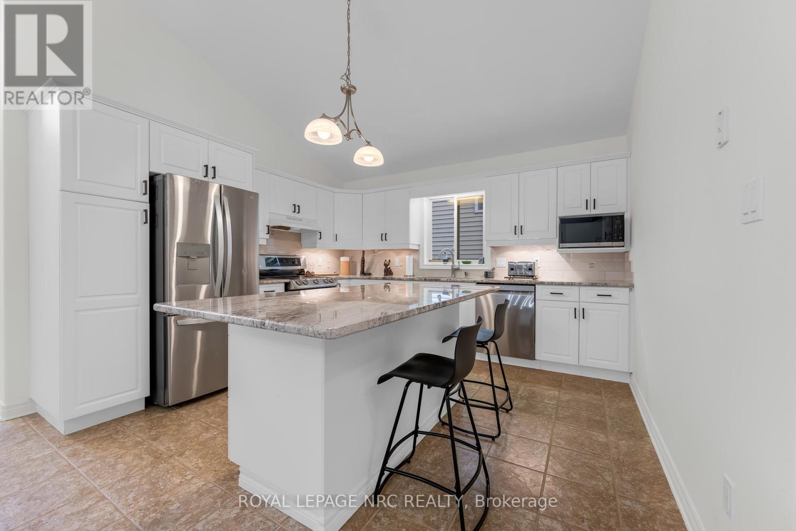 10 Montrose Street, St. Catharines, Ontario  L2S 4A7 - Photo 6 - X12426953