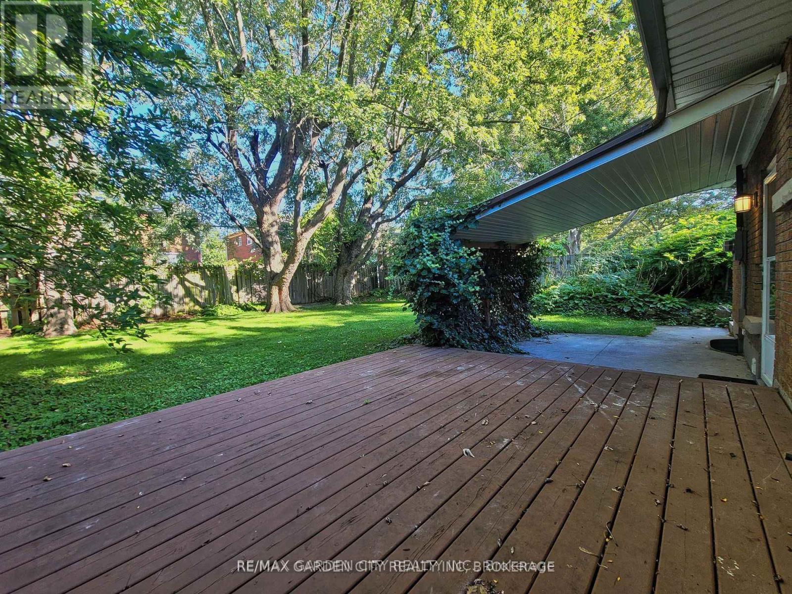 101 Masterson Avenue, St. Catharines, Ontario  L2T 3P8 - Photo 3 - X12427702