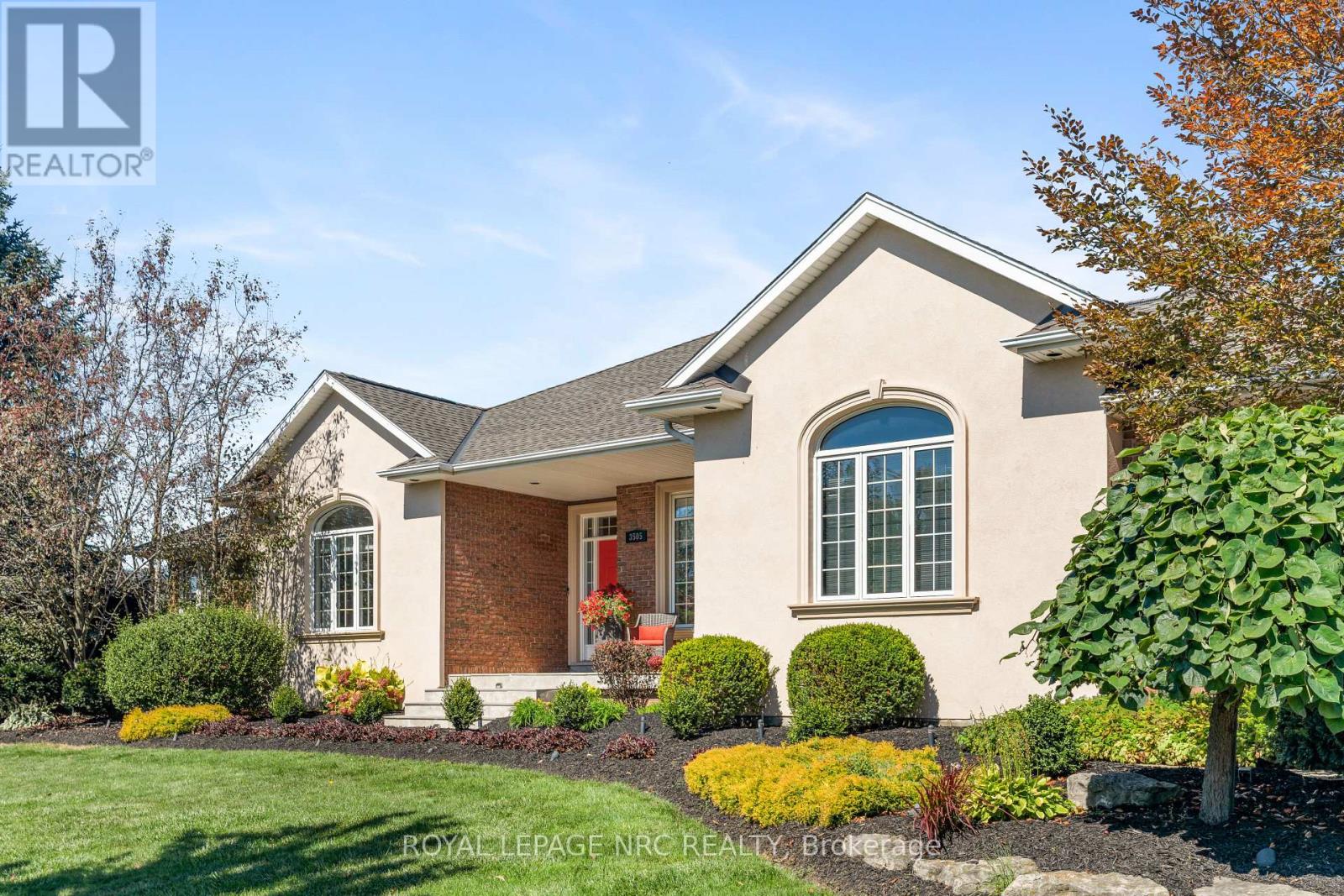 3505 Matthews Drive, Niagara Falls, Ontario  L2H 2Z4 - Photo 2 - X12428233