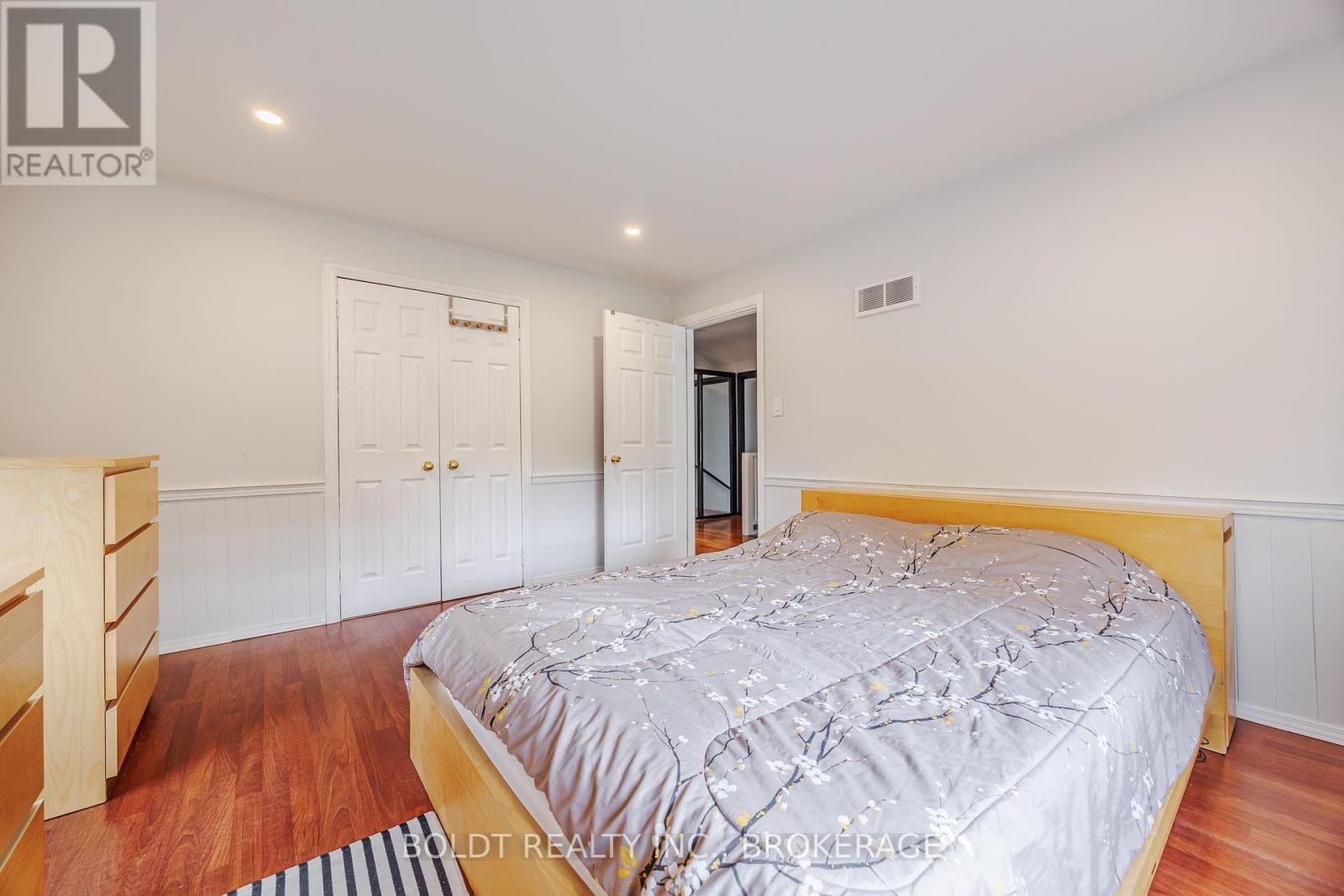 720 Niagara Street, St. Catharines, Ontario  L2M 3R9 - Photo 15 - X12428234