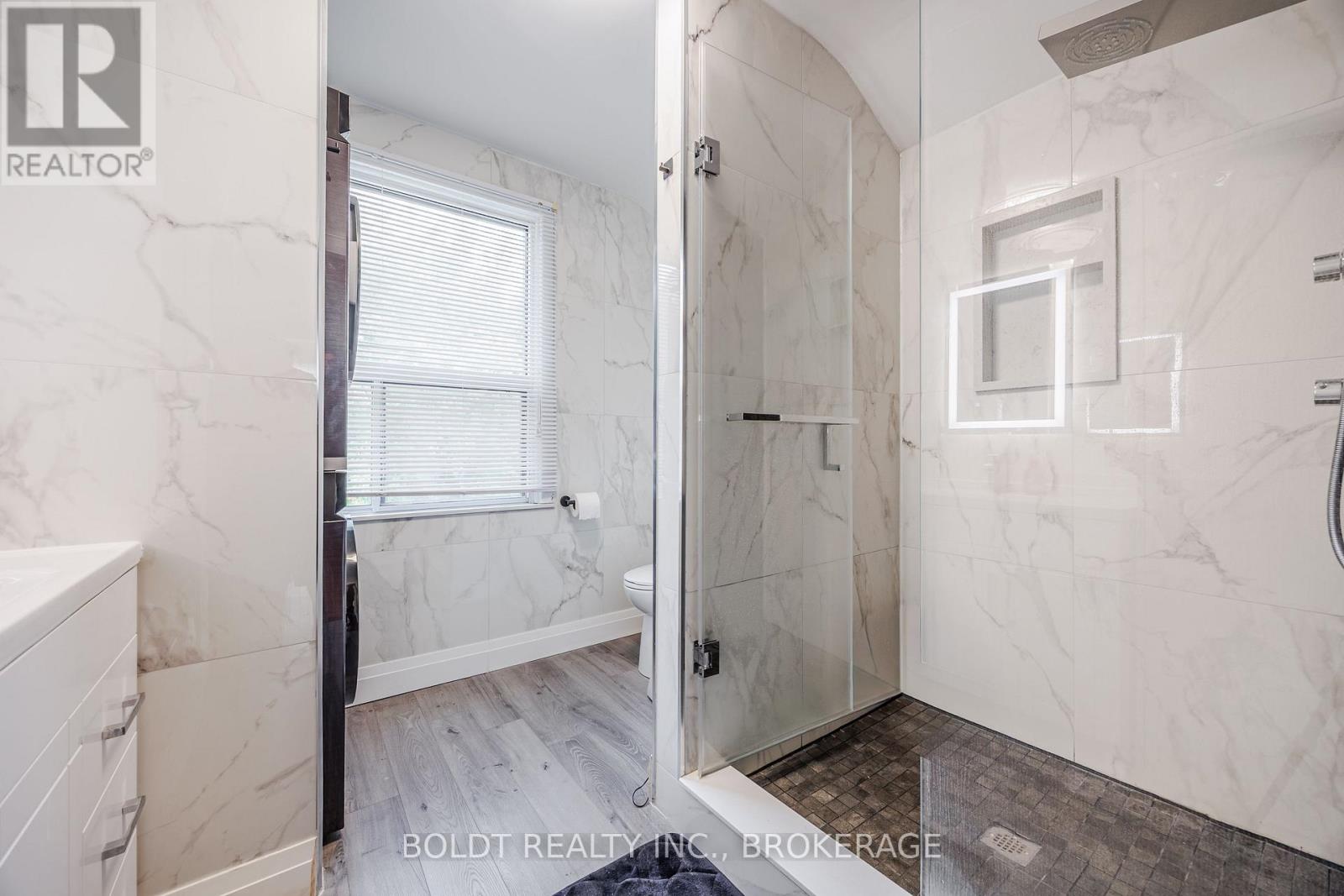 720 Niagara Street, St. Catharines, Ontario  L2M 3R9 - Photo 17 - X12428234