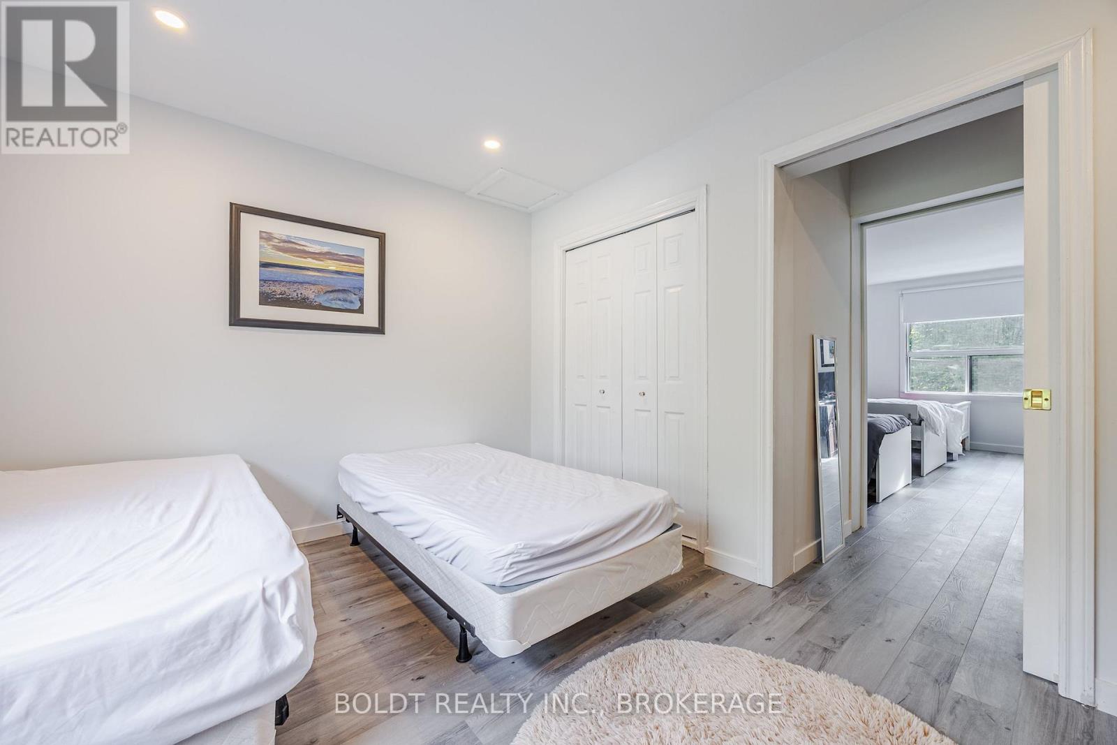 720 Niagara Street, St. Catharines, Ontario  L2M 3R9 - Photo 21 - X12428234