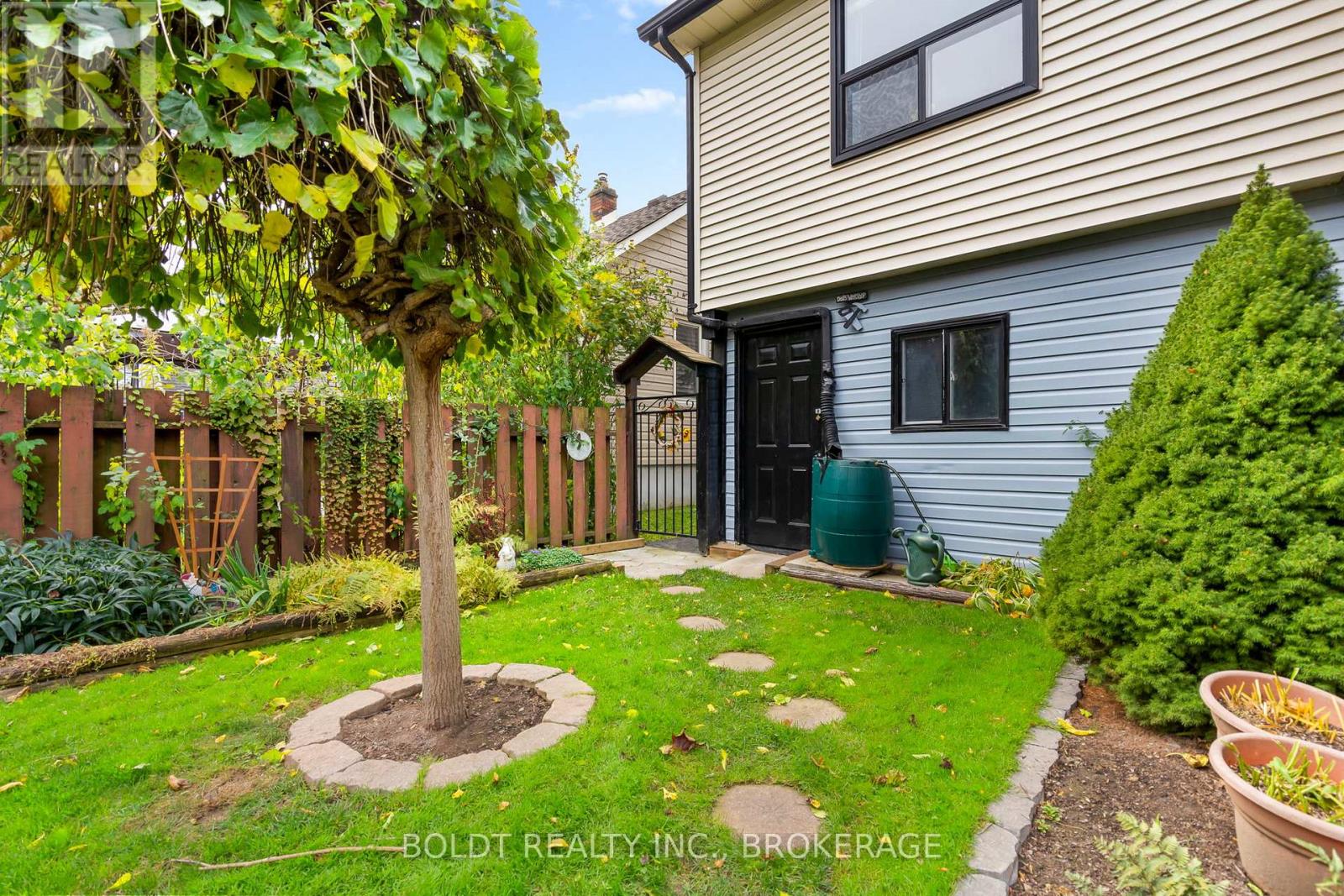 720 Niagara Street, St. Catharines, Ontario  L2M 3R9 - Photo 33 - X12428234