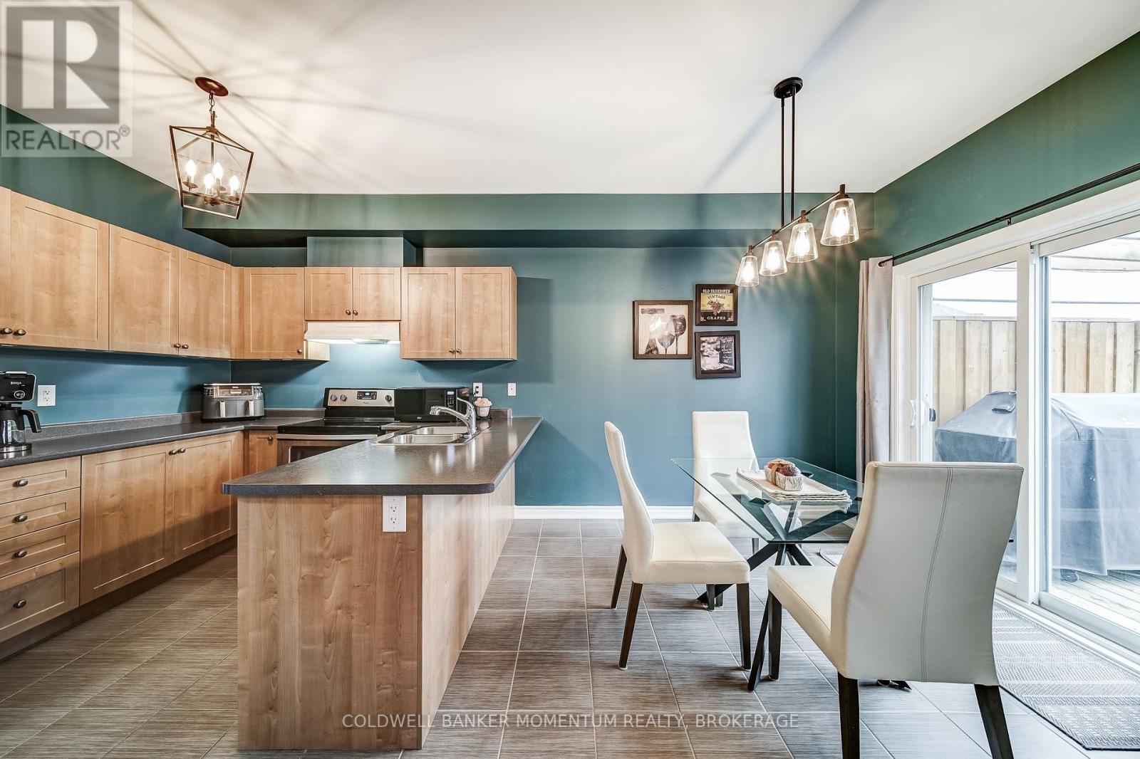 139 Isabella Drive, Orillia, Ontario  L3V 8K7 - Photo 12 - S12428641