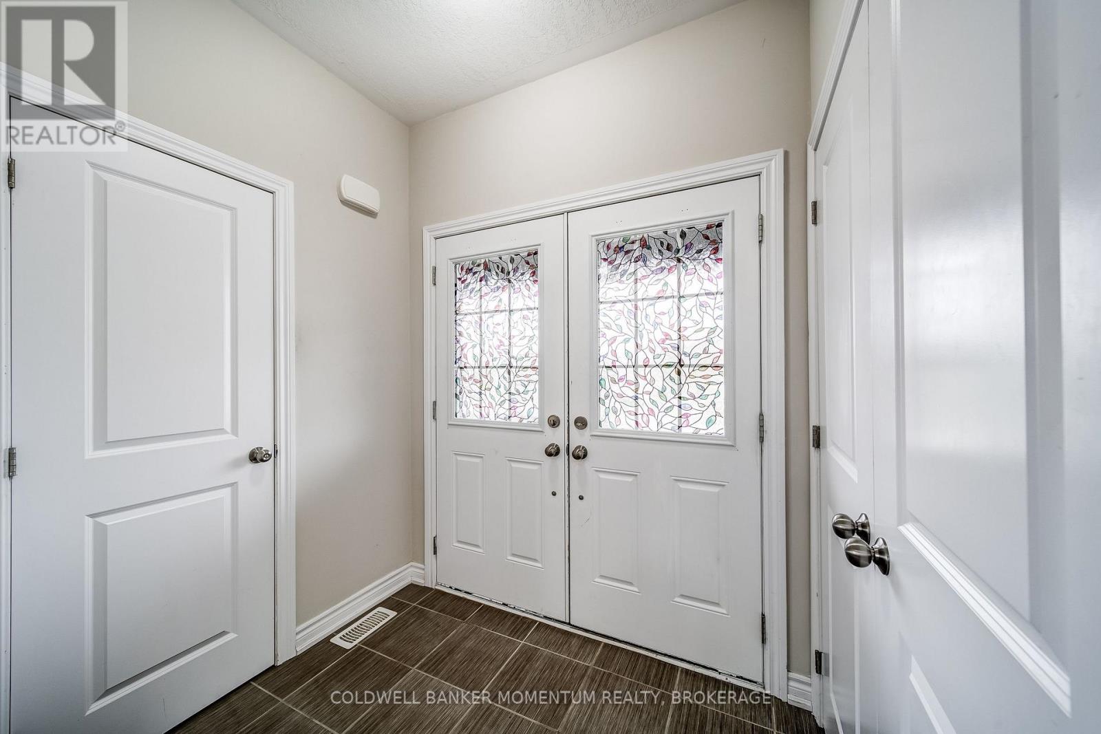 139 Isabella Drive, Orillia, Ontario  L3V 8K7 - Photo 6 - S12428641