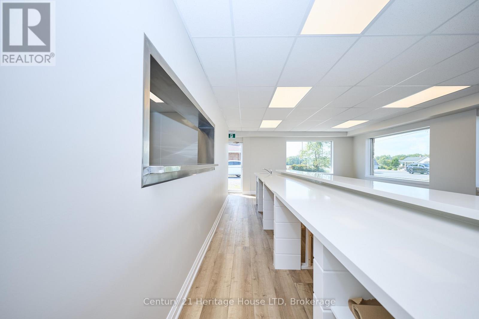 3551 Garrison Road, Fort Erie, Ontario  L0S 1N0 - Photo 7 - X12429567