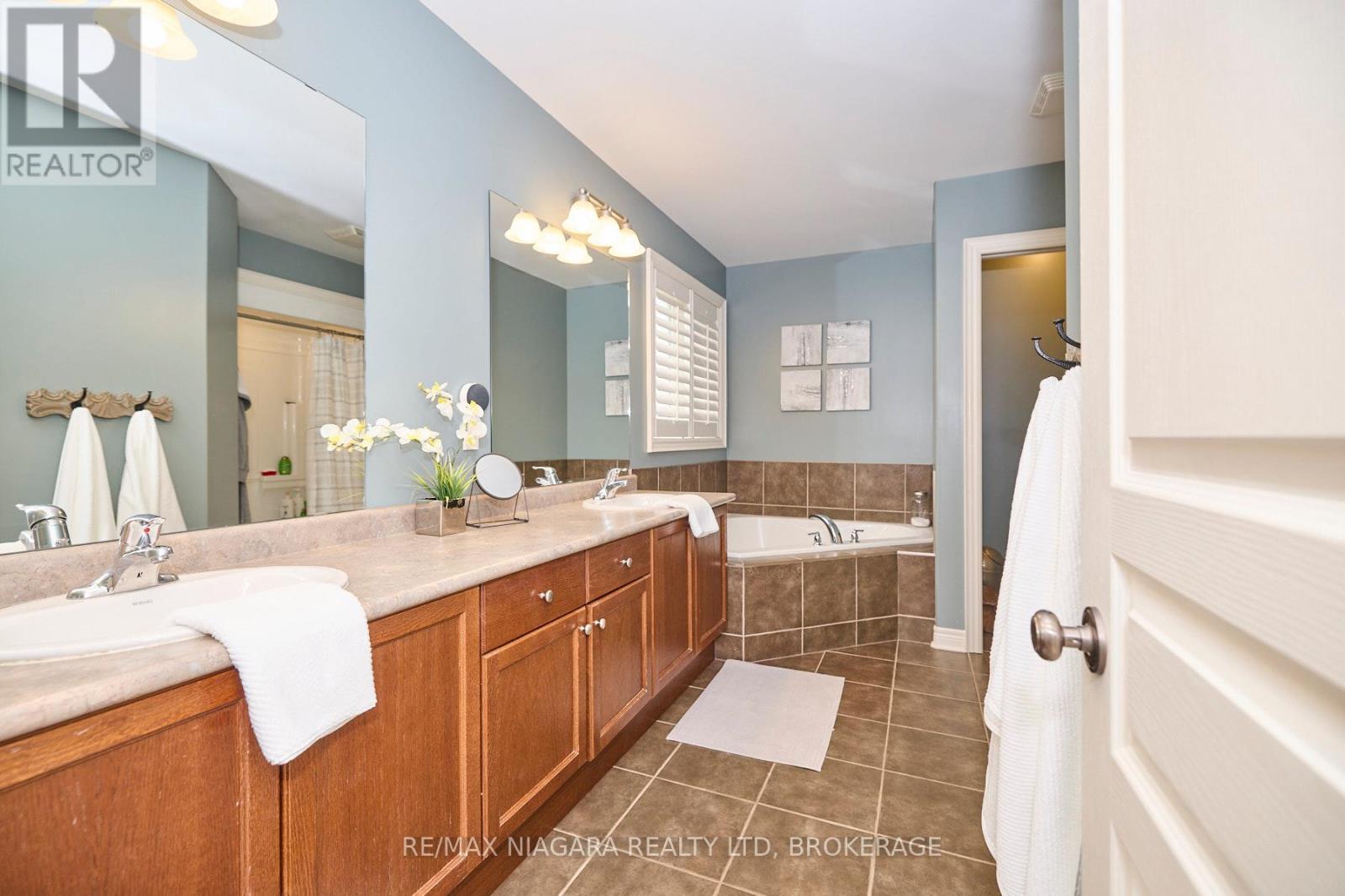 507 Carrie Avenue, Fort Erie, Ontario  L0S 1N0 - Photo 23 - X12430324