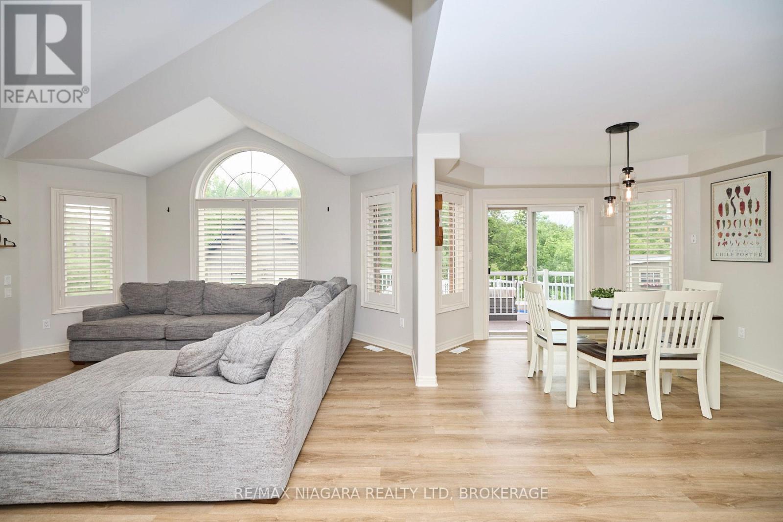 507 Carrie Avenue, Fort Erie, Ontario  L0S 1N0 - Photo 5 - X12430324