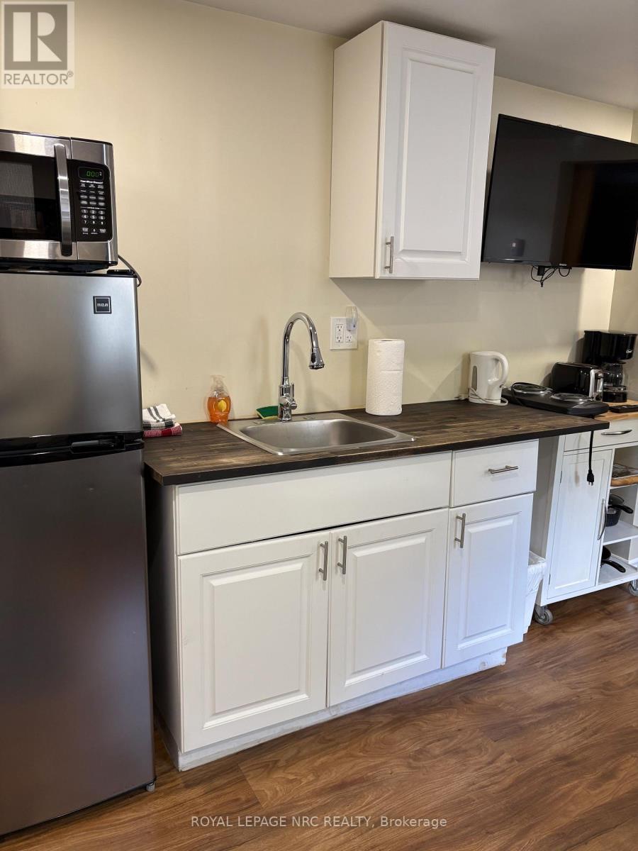 375 Almond Lane, St. Catharines, Ontario  L2T 1B9 - Photo 13 - X12430652