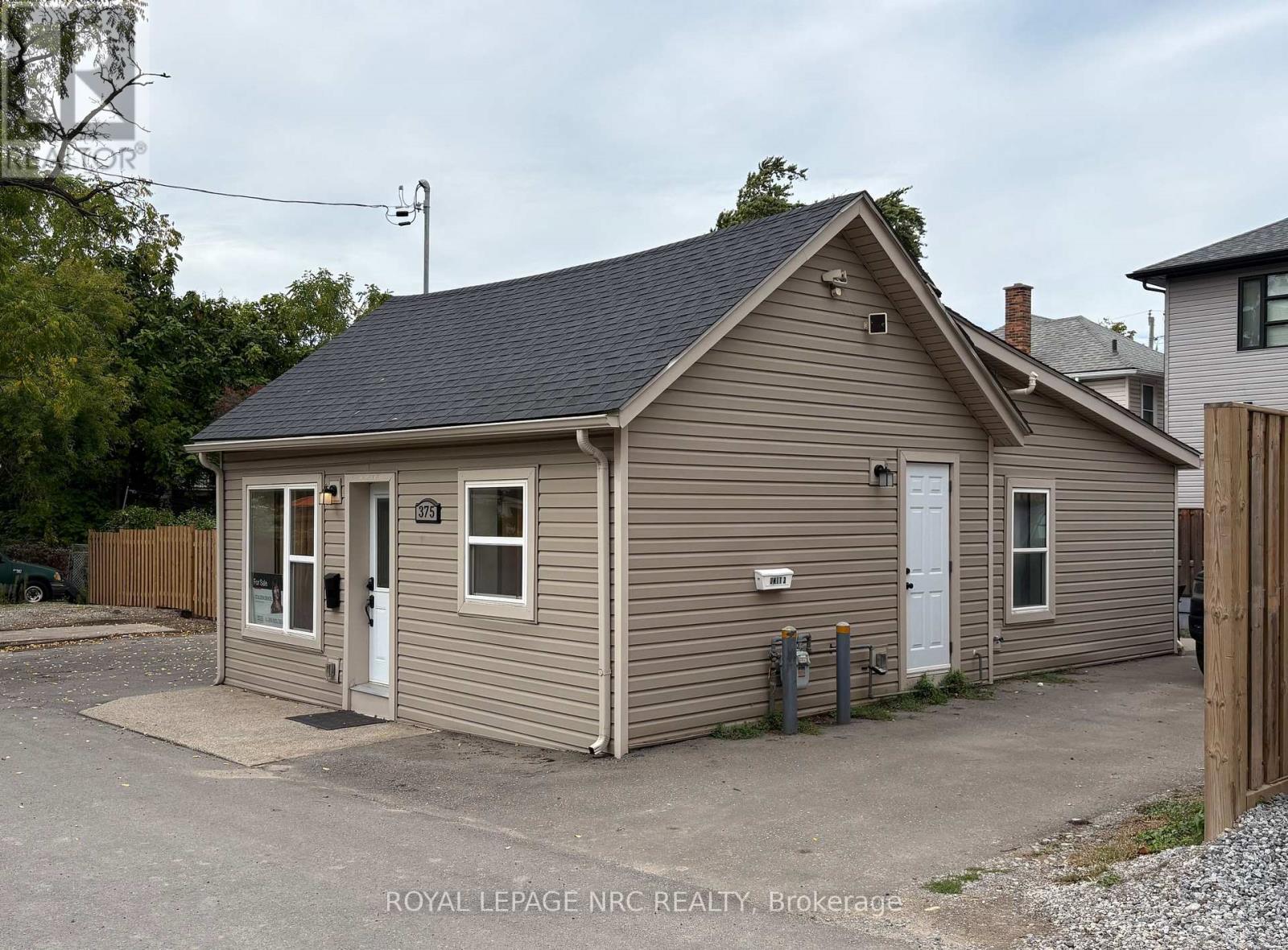 375 Almond Lane, St. Catharines, Ontario  L2T 1B9 - Photo 3 - X12430652