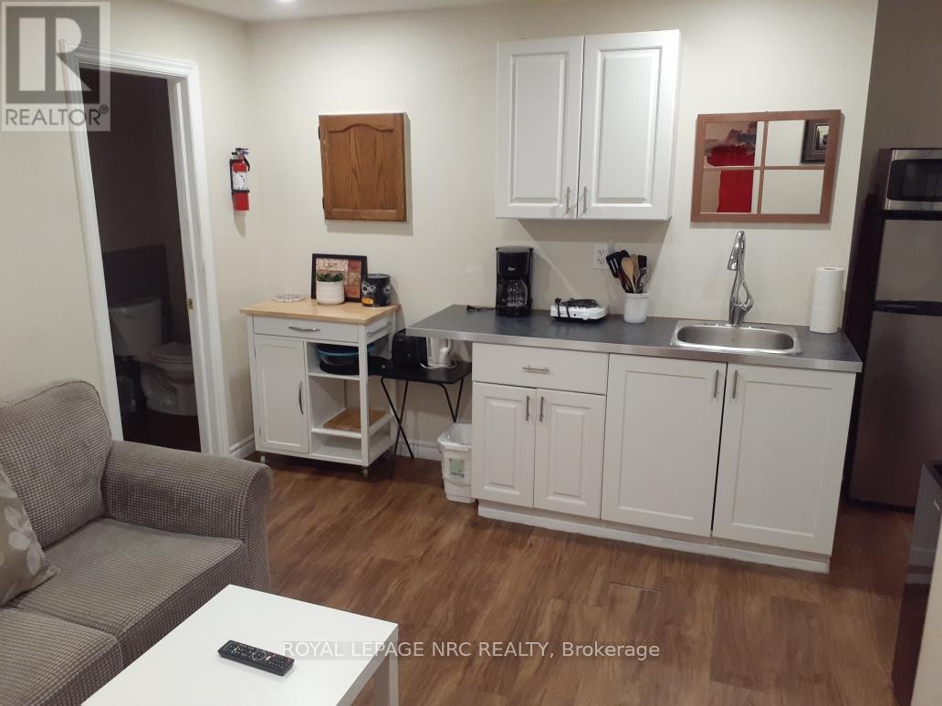 375 Almond Lane, St. Catharines, Ontario  L2T 1B9 - Photo 9 - X12430652