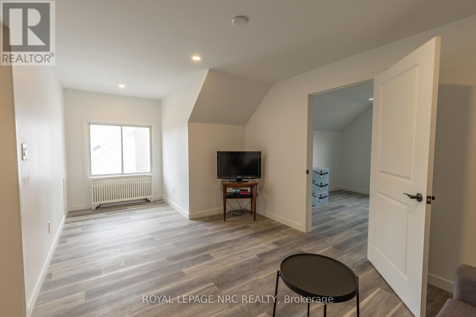 248 Bell Street, Port Colborne, Ontario  L3K 1J4 - Photo 13 - X12431907