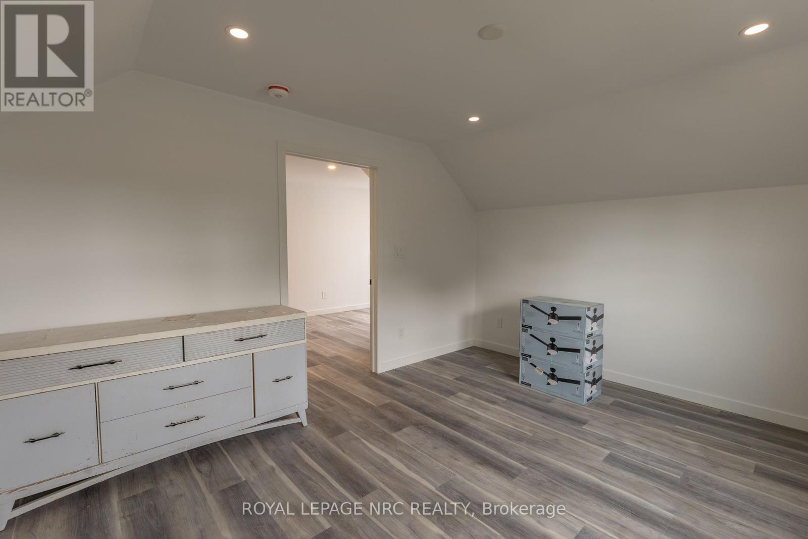 248 Bell Street, Port Colborne, Ontario  L3K 1J4 - Photo 17 - X12431907