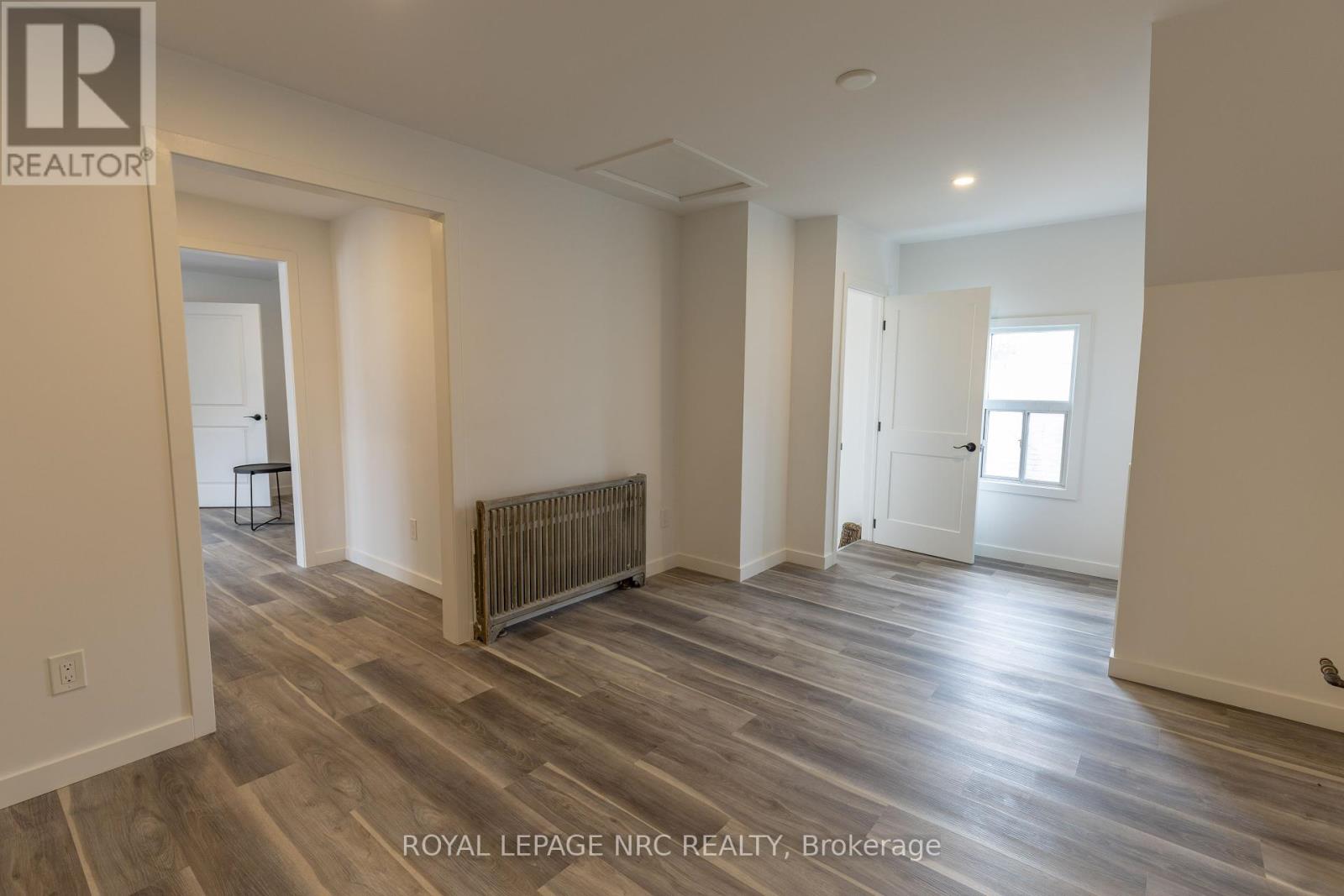 248 Bell Street, Port Colborne, Ontario  L3K 1J4 - Photo 9 - X12431907