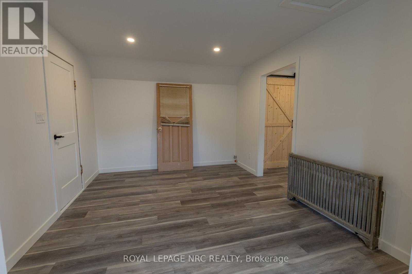 248 Bell Street, Port Colborne, Ontario  L3K 1J4 - Photo 15 - X12432180