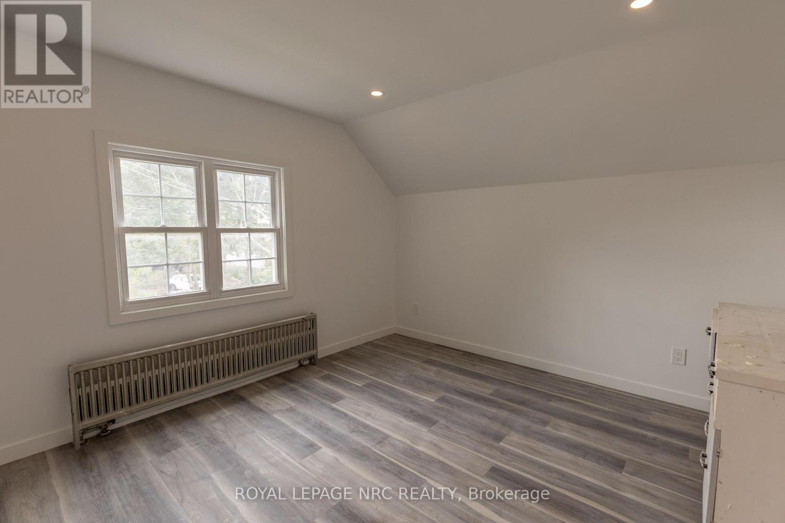 248 Bell Street, Port Colborne, Ontario  L3K 1J4 - Photo 23 - X12432180