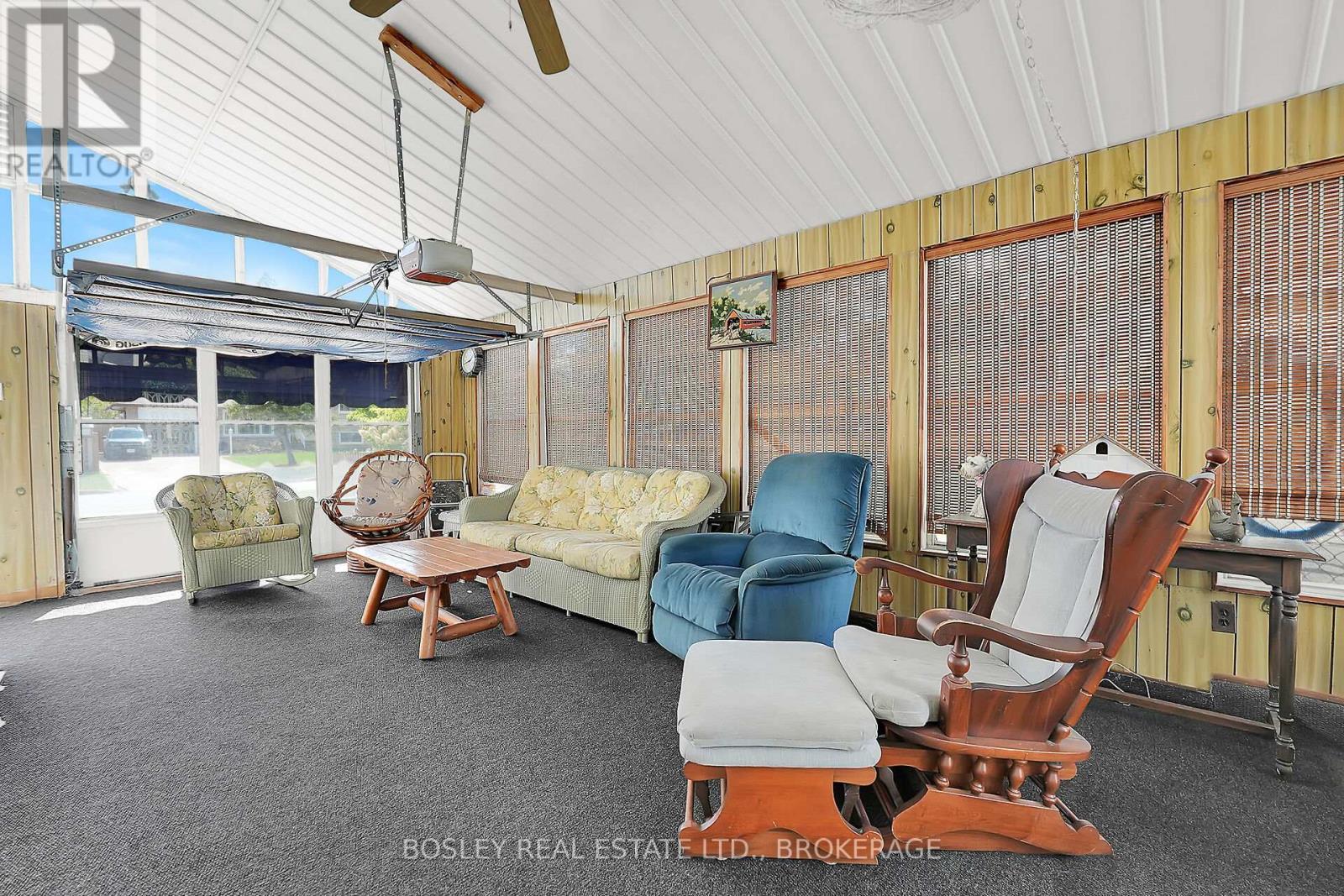 25 Lawrence Drive, Thorold, Ontario  L2V 2X6 - Photo 24 - X12432339