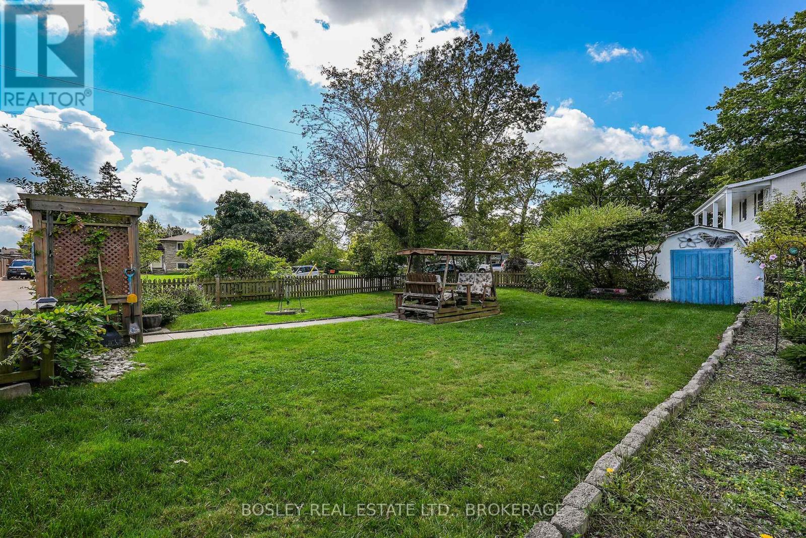 25 Lawrence Drive, Thorold, Ontario  L2V 2X6 - Photo 32 - X12432339