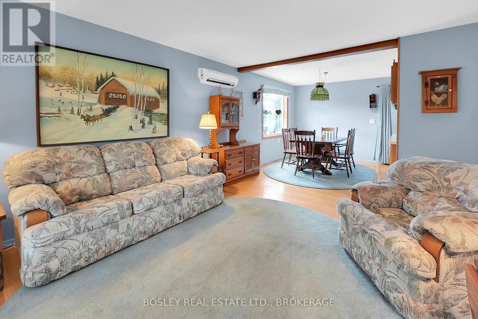 25 Lawrence Drive, Thorold, Ontario  L2V 2X6 - Photo 6 - X12432339