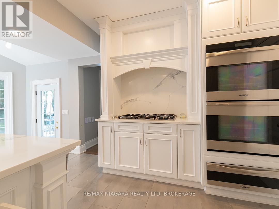 10187 Lakeshore Road W, Wainfleet, Ontario  L3K 5V4 - Photo 14 - X12432998