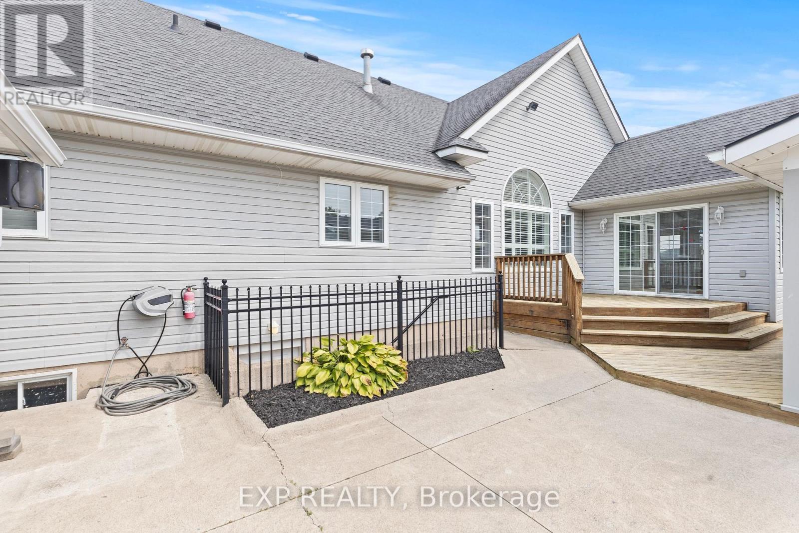 353 South Pelham Road, Welland, Ontario  L3B 5N8 - Photo 39 - X12433097