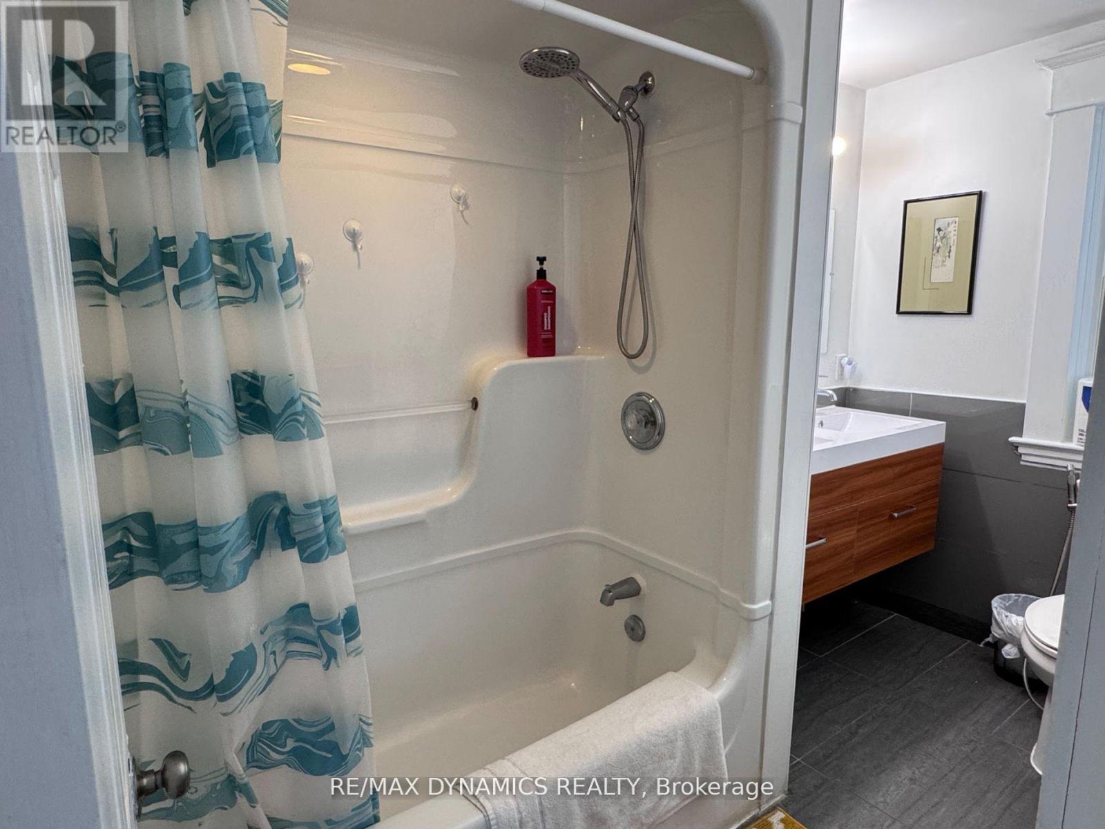 5463 Palmer Avenue, Niagara Falls, Ontario  L2E 3V2 - Photo 18 - X12433990