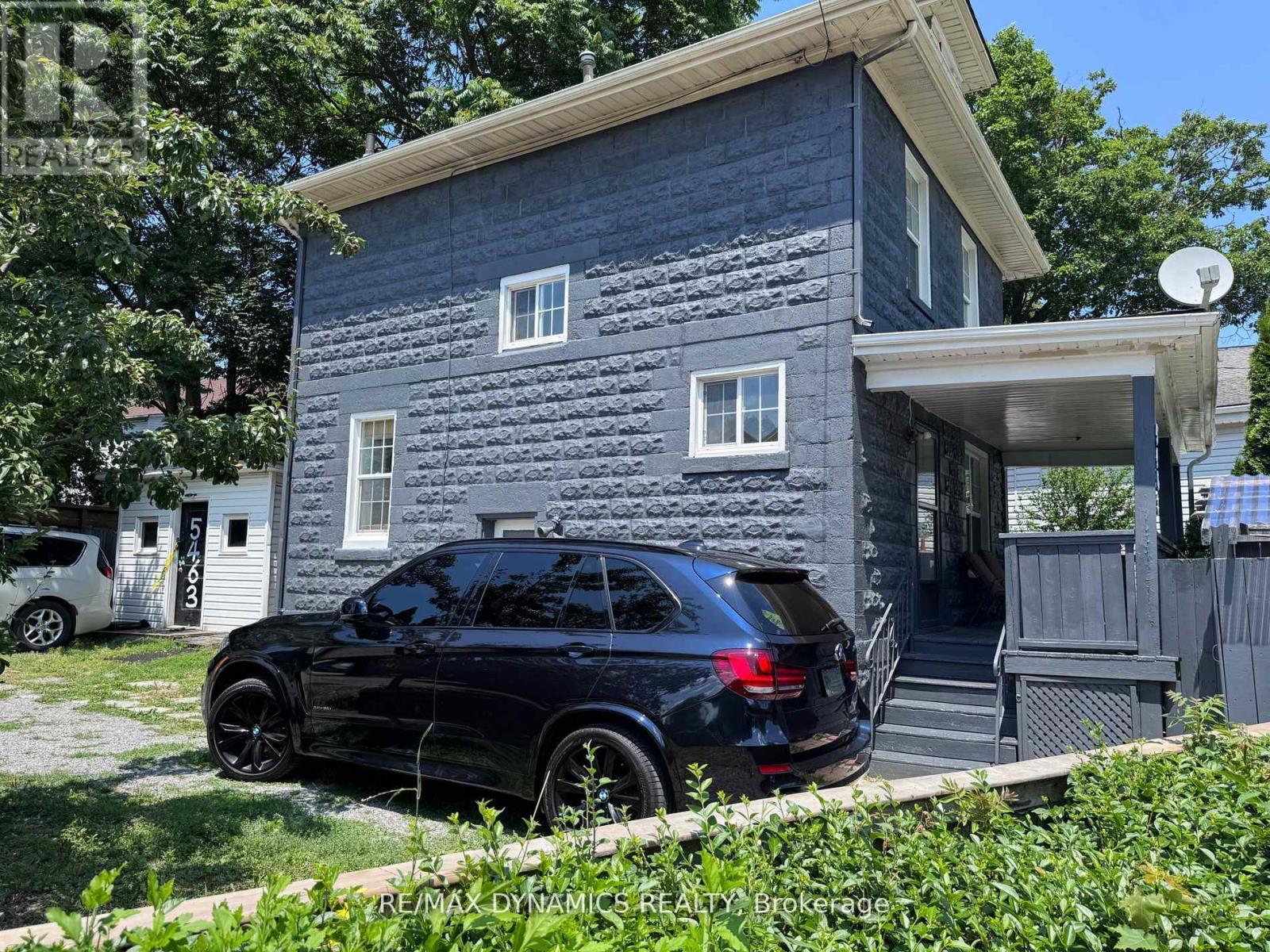 5463 Palmer Avenue, Niagara Falls, Ontario  L2E 3V2 - Photo 2 - X12433990