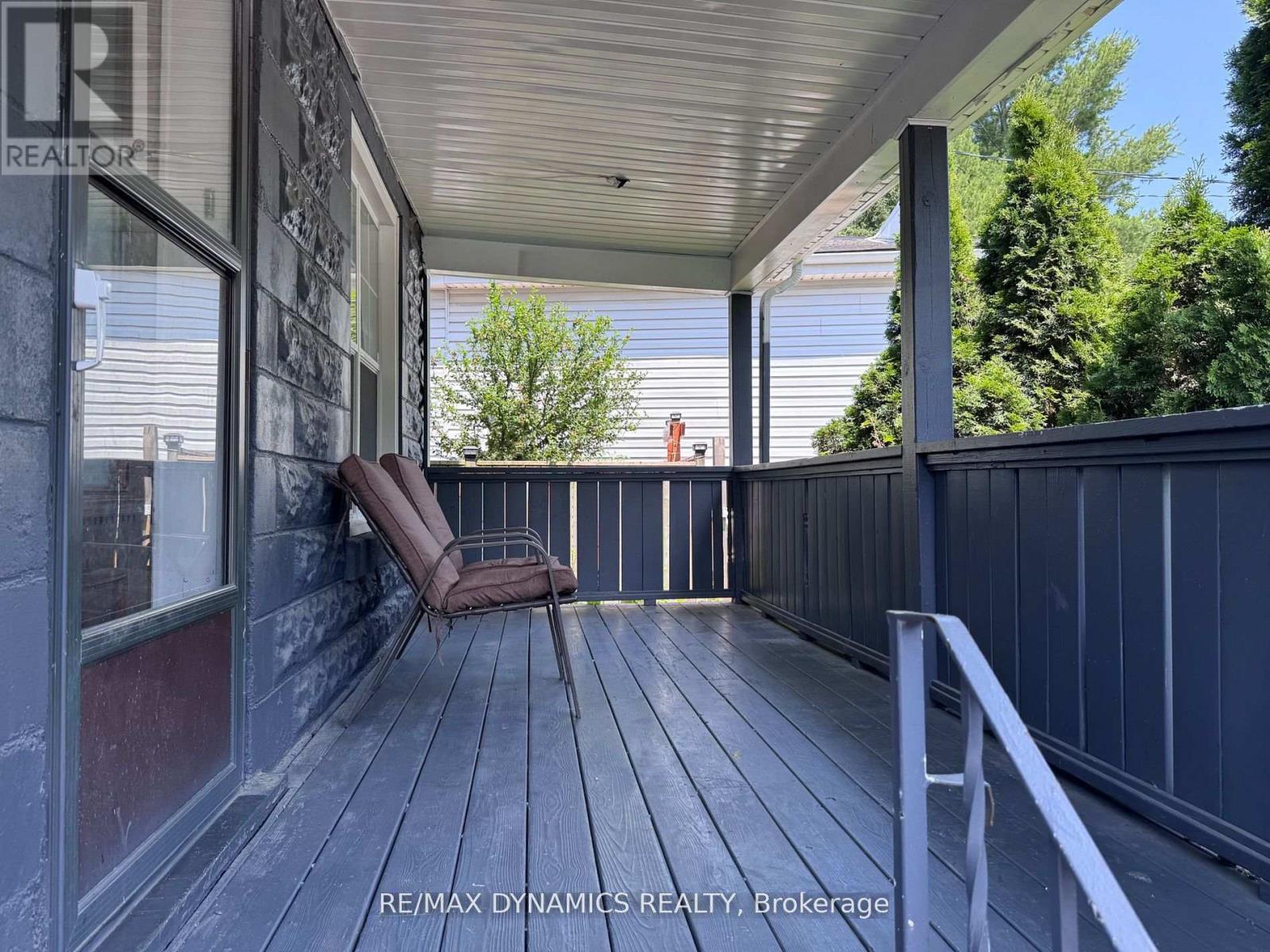 5463 Palmer Avenue, Niagara Falls, Ontario  L2E 3V2 - Photo 3 - X12433990